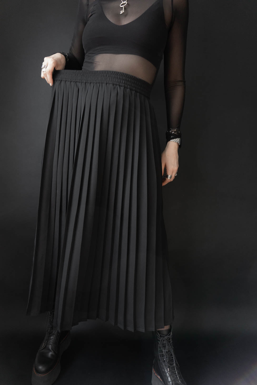 Pleated skirt, black, S–M