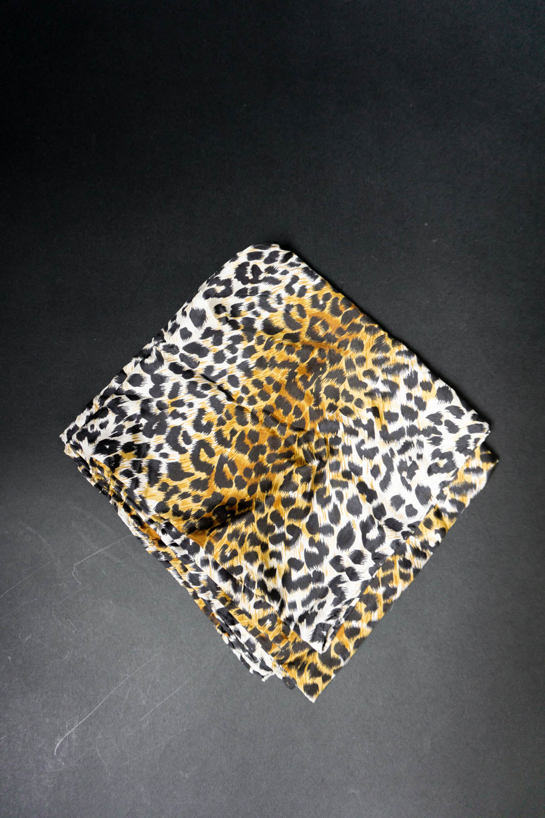 Tuch Seide Leopard