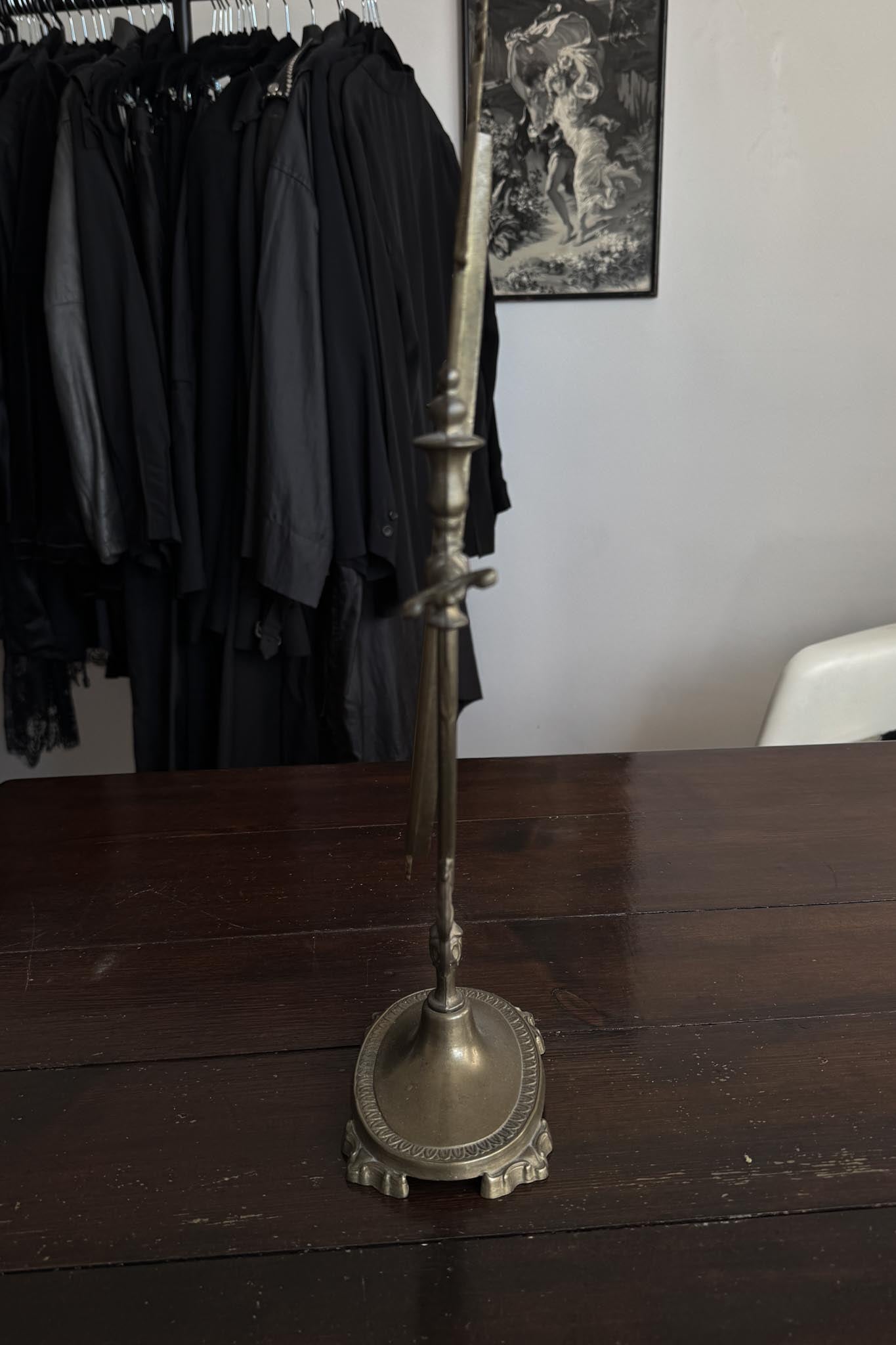 Ornamentaler Vintage-Standspiegel theplaincircle vintage