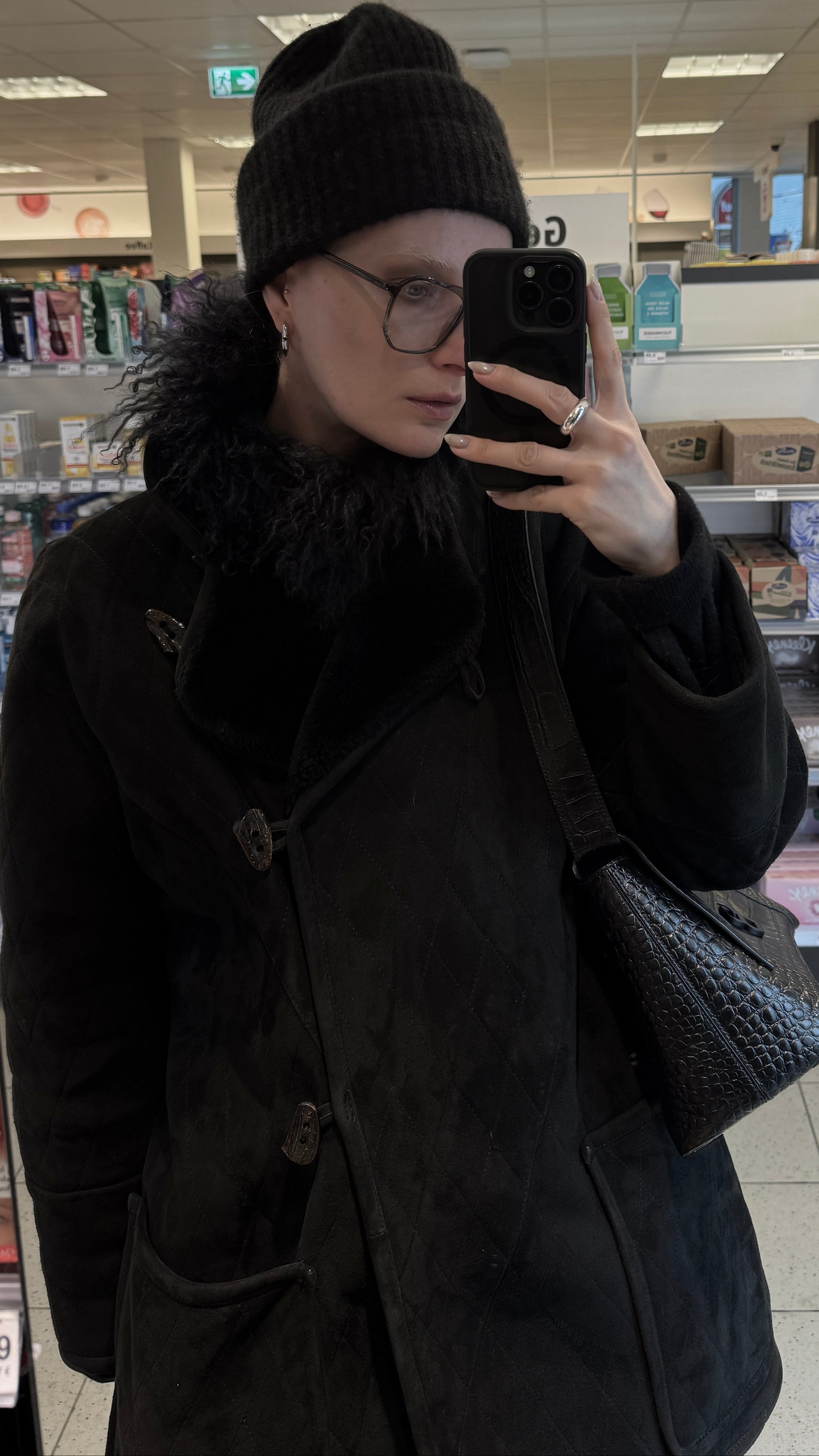 Vintage Lammfellmantel 80er schwarz Vorderansicht