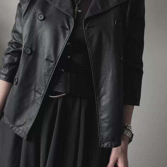 Schwarze Prada Vintage-Lederjacke, kurzer doppelreihiger Trench-Schnitt, butterweiches Leder