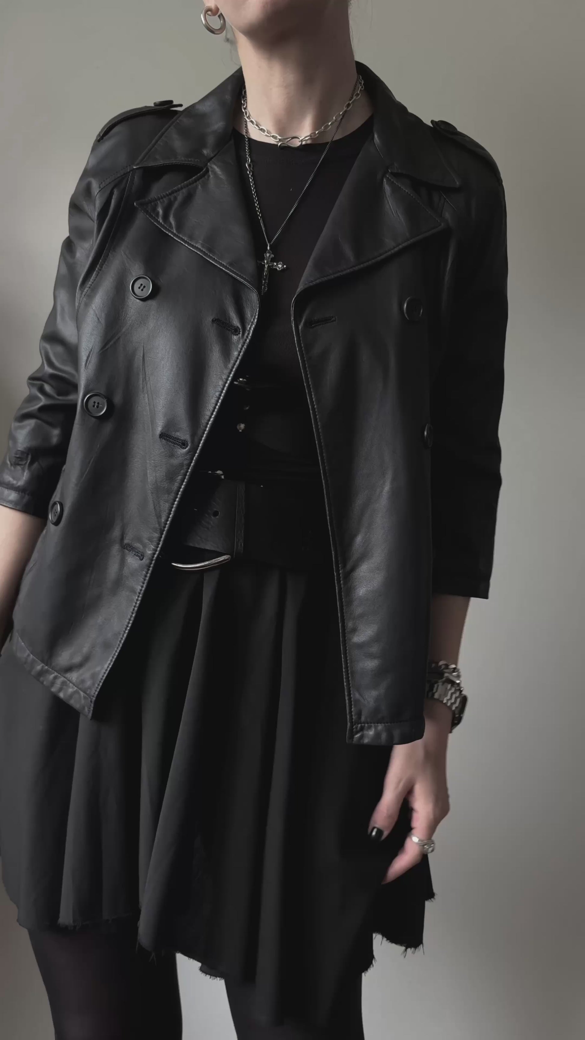 Schwarze Prada Vintage-Lederjacke, kurzer doppelreihiger Trench-Schnitt, butterweiches Leder