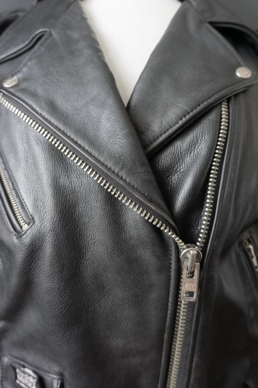 Vintage 80s Leder Bikerjacke – schwarze Motorradjacke mit Gürtel, M theplaincircle vintage