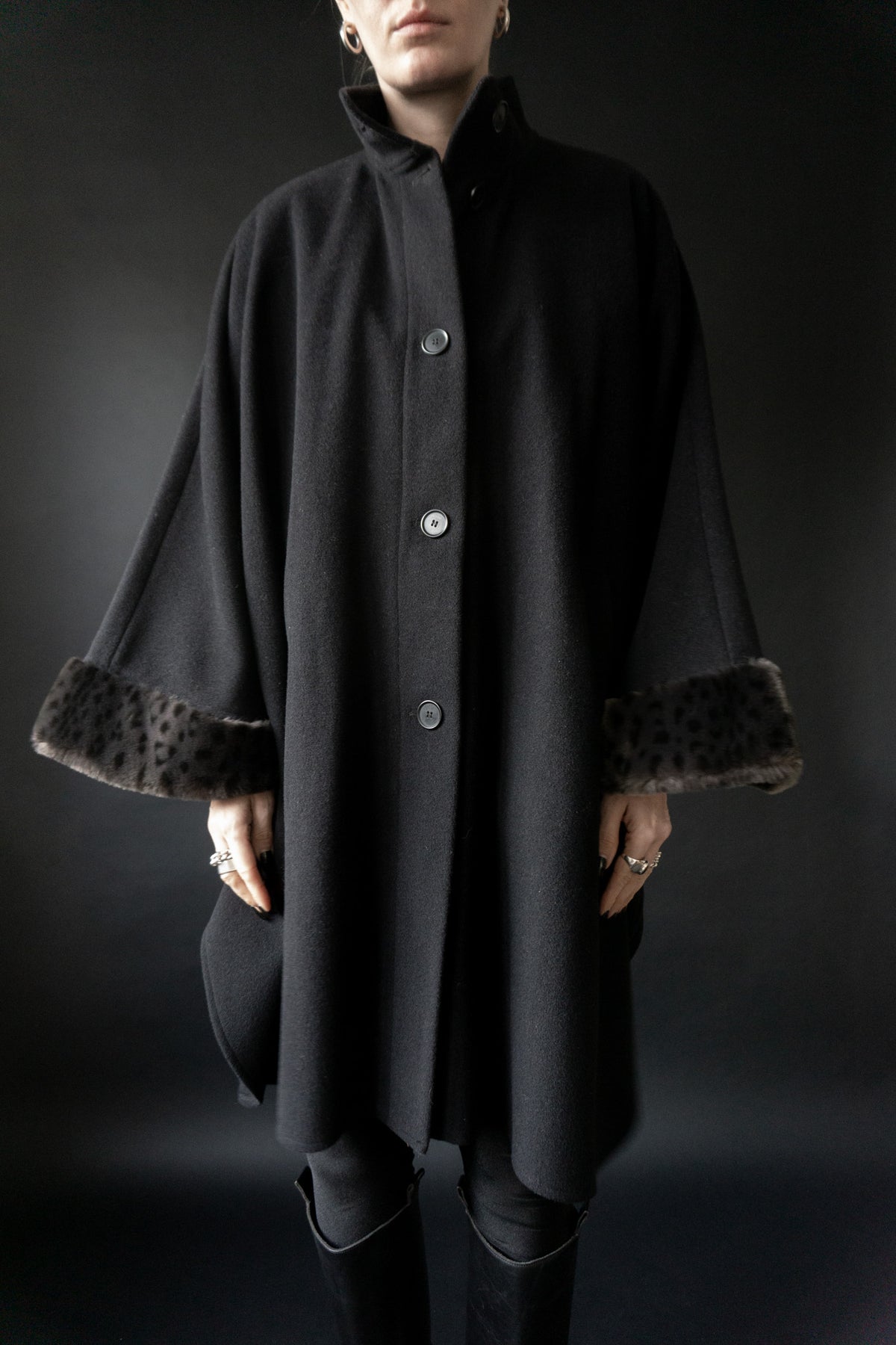 Vintage 80s Cape aus Wolle mit Kunstfellbesatz und abnehmbarem Schal, One Size