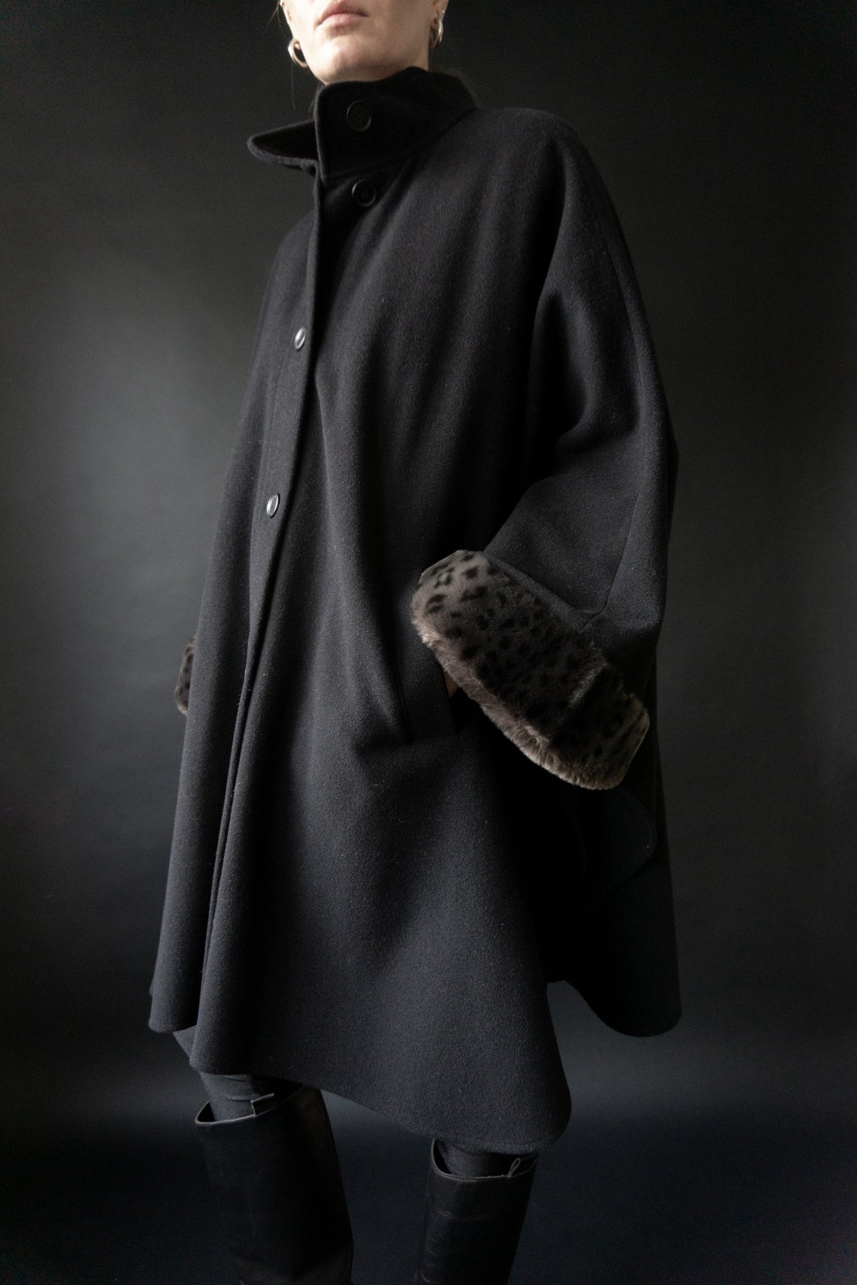 Vintage 80s Cape aus Wolle mit Kunstfellbesatz und abnehmbarem Schal, One Size