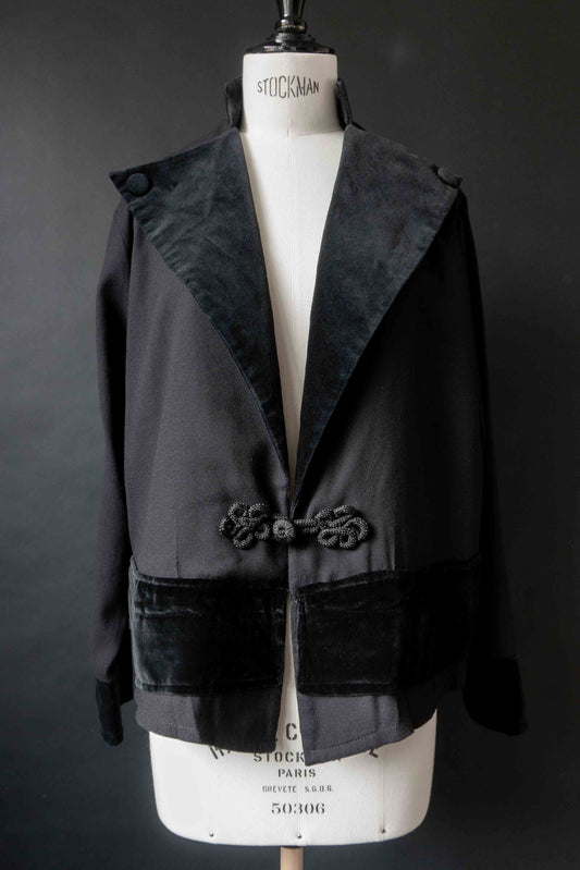 Schwarze Vintage Jacke mit Samt & Mandarin-Verschluss – Oversize Statement Piece, M–XL theplaincircle vintage