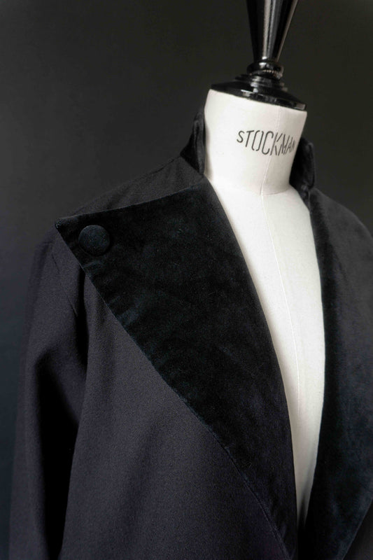 Schwarze Vintage Jacke mit Samt & Mandarin-Verschluss – Oversize Statement Piece, M–XL theplaincircle vintage