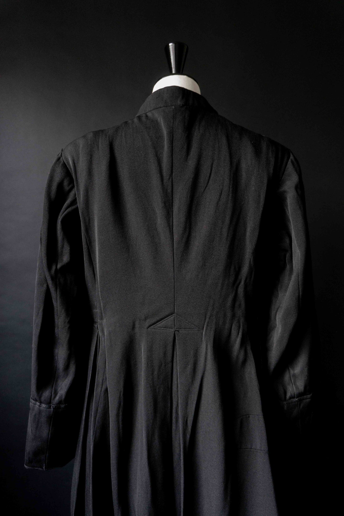 Antiker französischer Pfarrermantel – schwarzer Clergy Coat mit Knopfleiste, M–L theplaincircle vintage