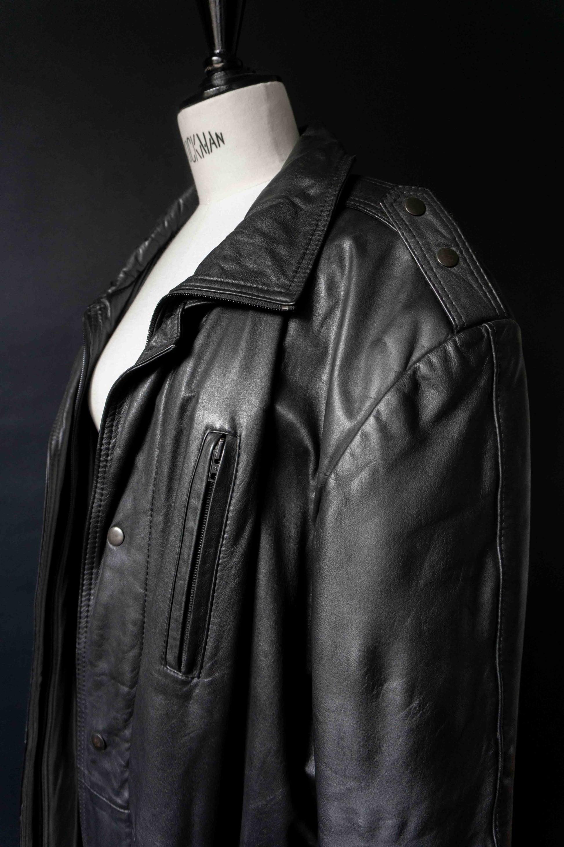 JOOP! Ledermantel Vintage 90er – Schwarzer Leder Trenchcoat mit Gürtel, M–L theplaincircle vintage