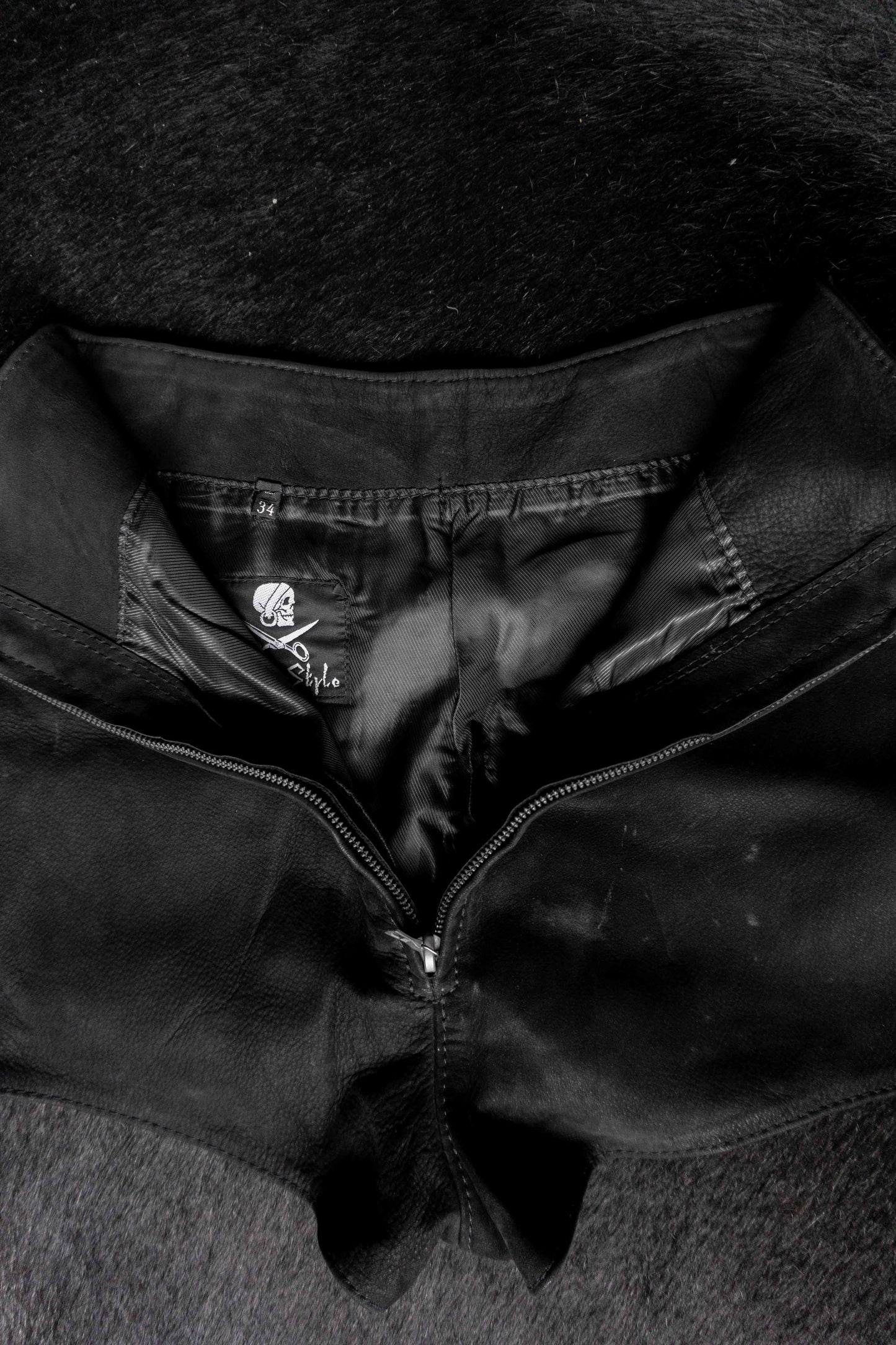 Vintage Pyrate Style Leder Shorts, Riri Zipper, XXS–XS theplaincircle vintage