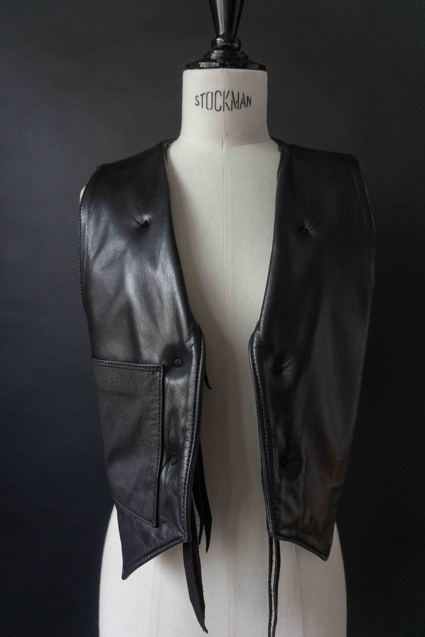 Vintage Pyrate Style Hamburg Lederweste Schwarz. XS–M theplaincircle vintage