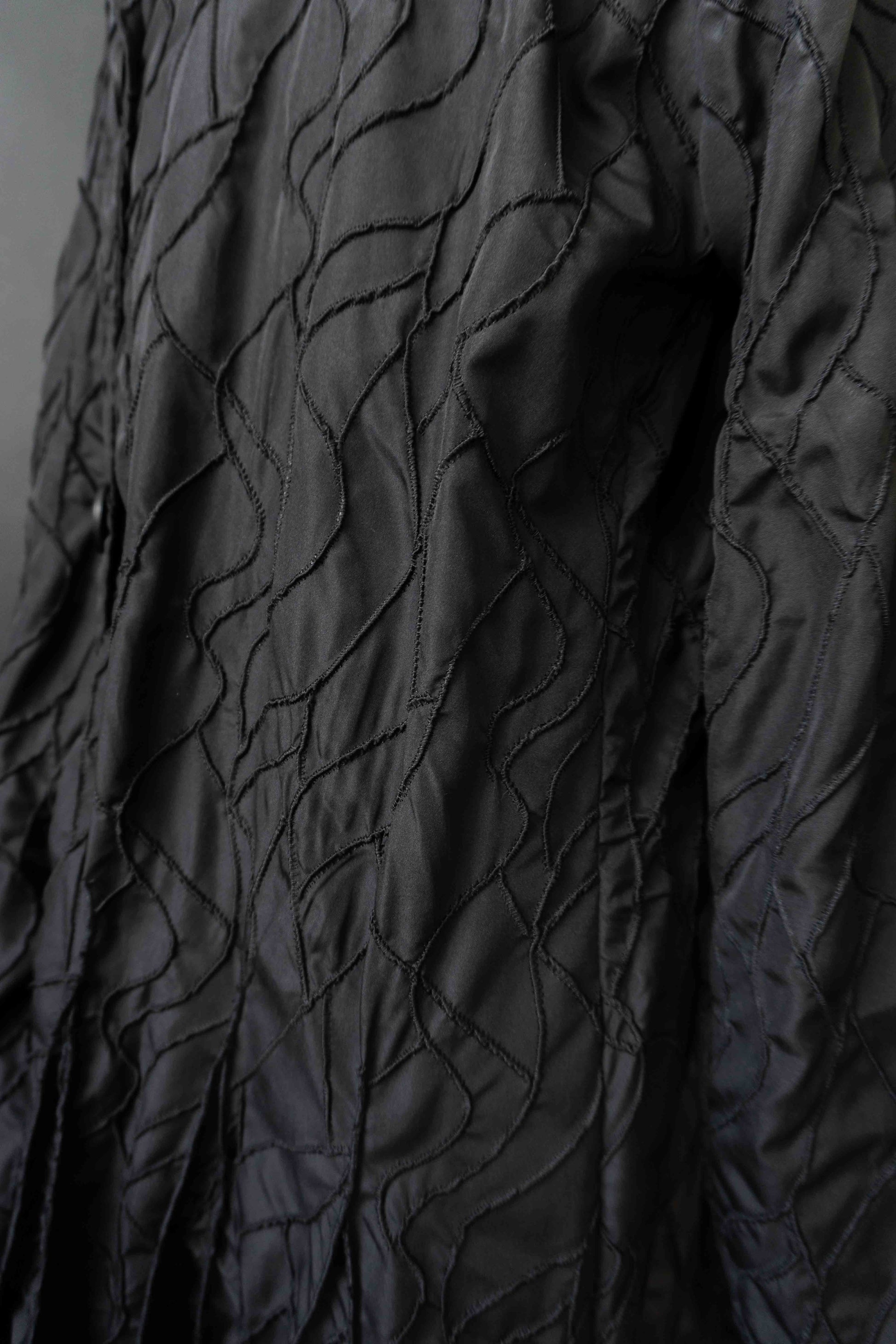 Vintage Avantgarde Mantel – strukturierter Oversized Mantel in All Black, M–XL theplaincircle vintage