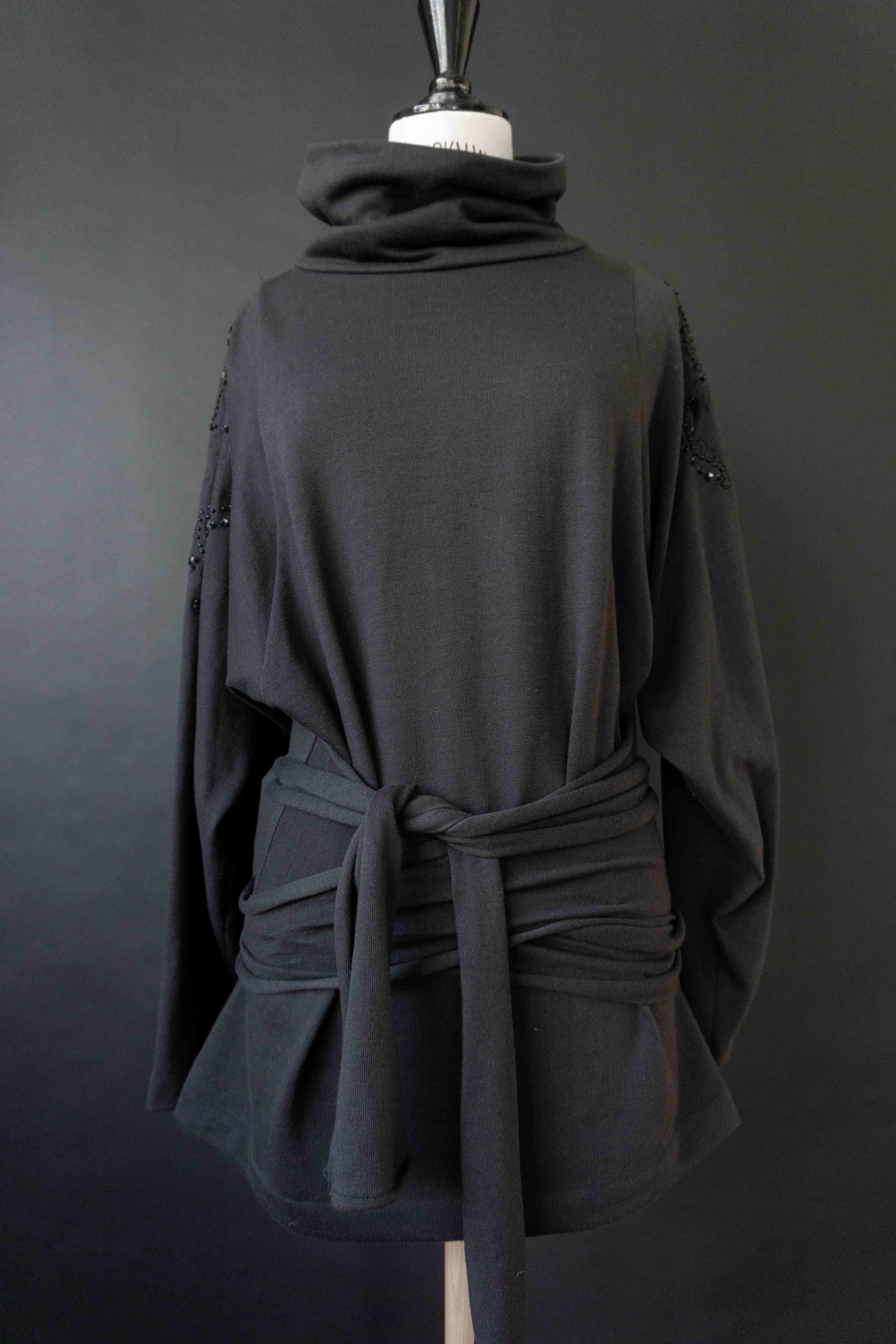 80s Sweatshirt mit Rollkragen & Wickel-Detail – schwarzes Statement Piece, S–M theplaincircle vintage