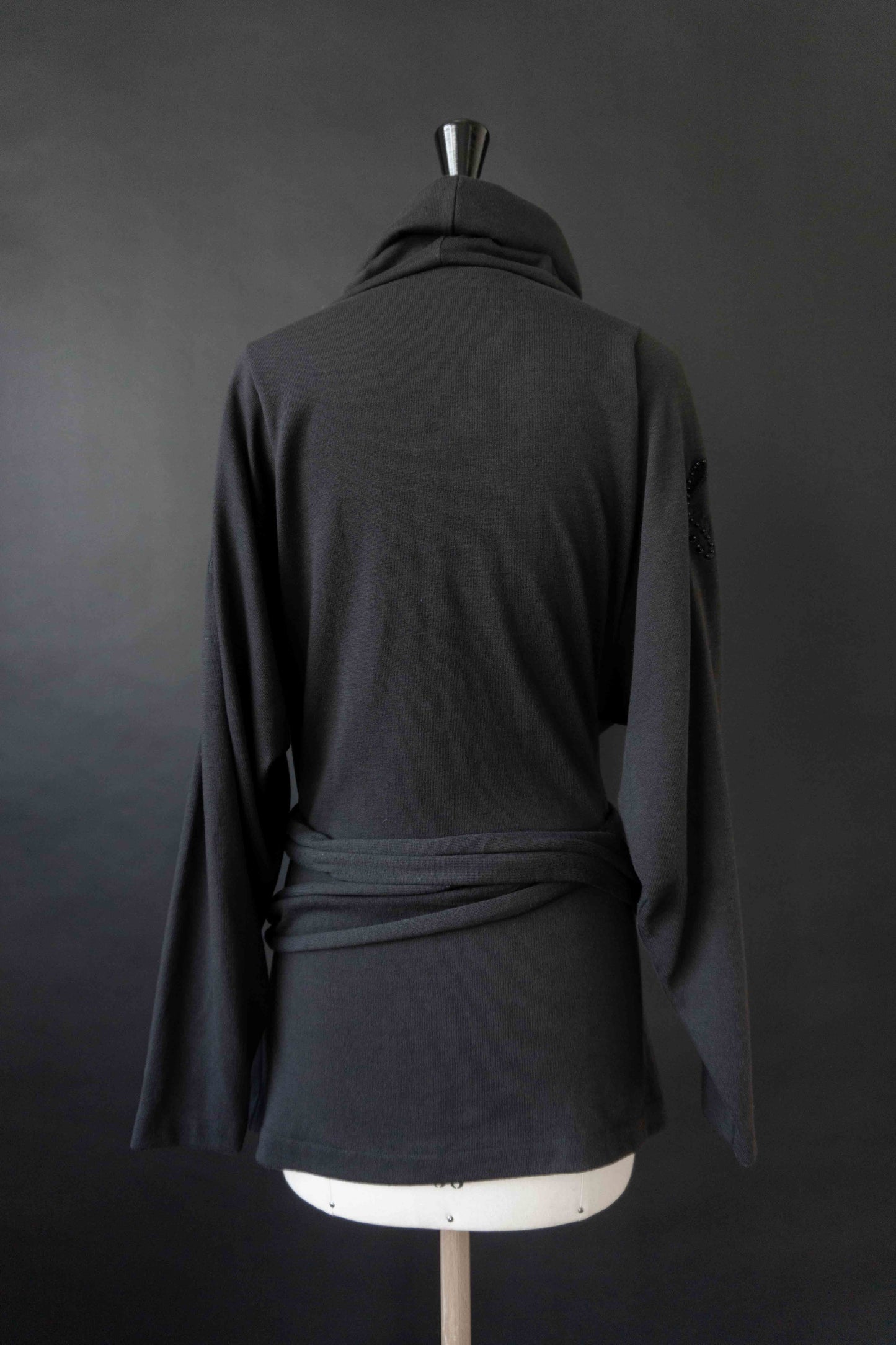 80s Sweatshirt mit Rollkragen & Wickel-Detail – schwarzes Statement Piece, S–M theplaincircle vintage