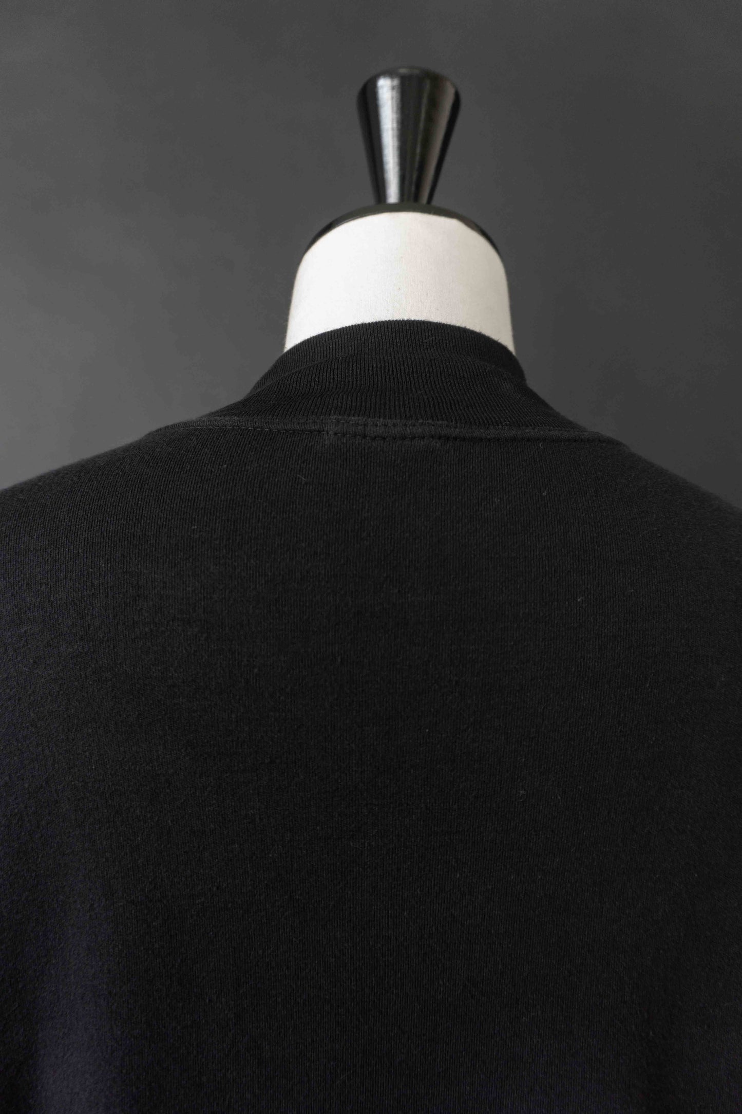 Vintage Black Sweatshirt mit Stehkragen – perfektes Premium Basic, S–M theplaincircle vintage