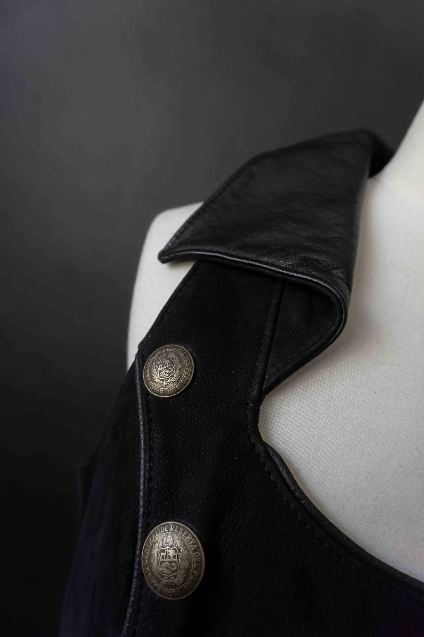 Vintage Pyrate Style Hamburg Ledertop S–M theplaincircle vintage