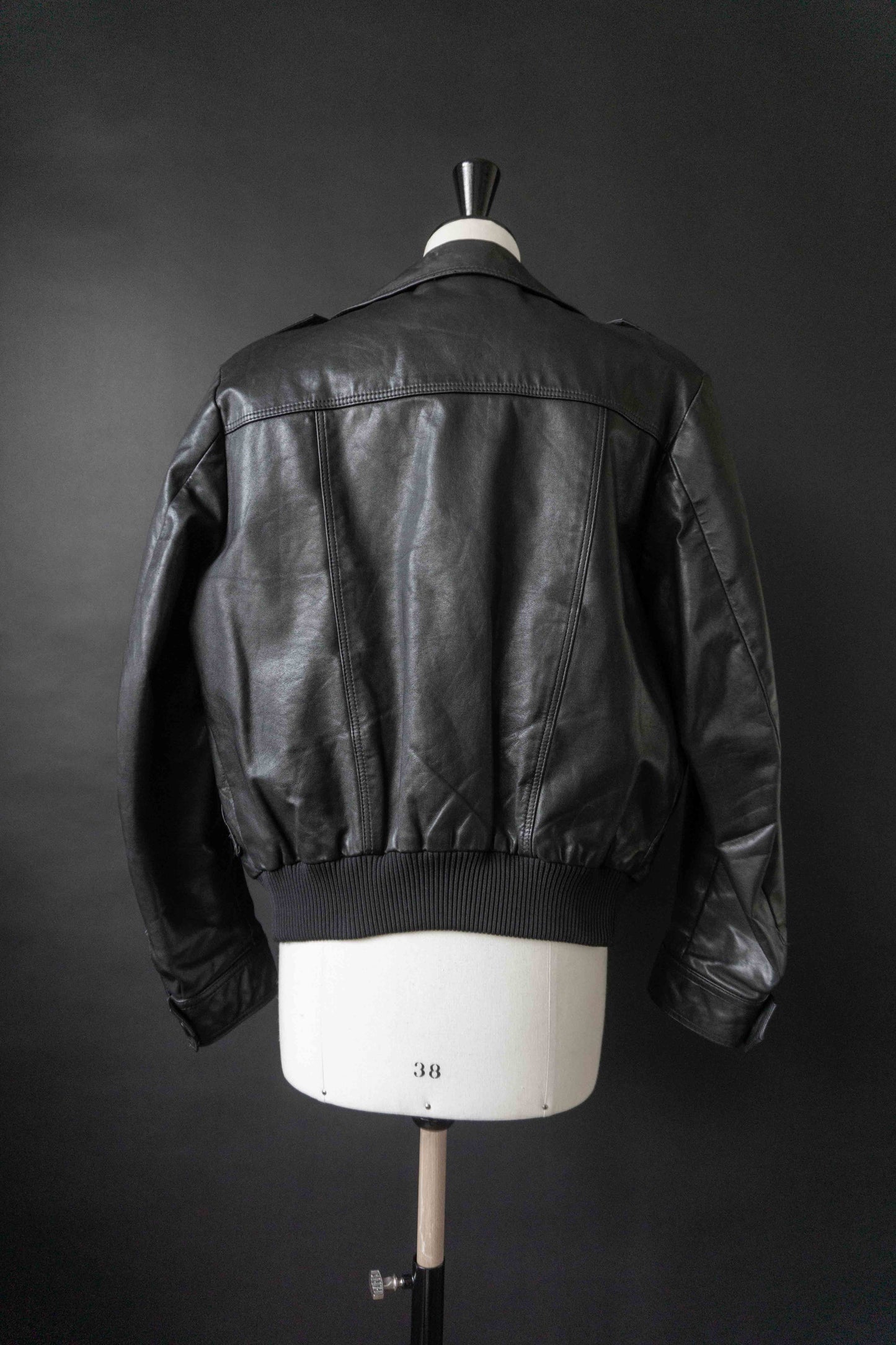 70s Lederjacke Schwarz S–M theplaincircle vintage