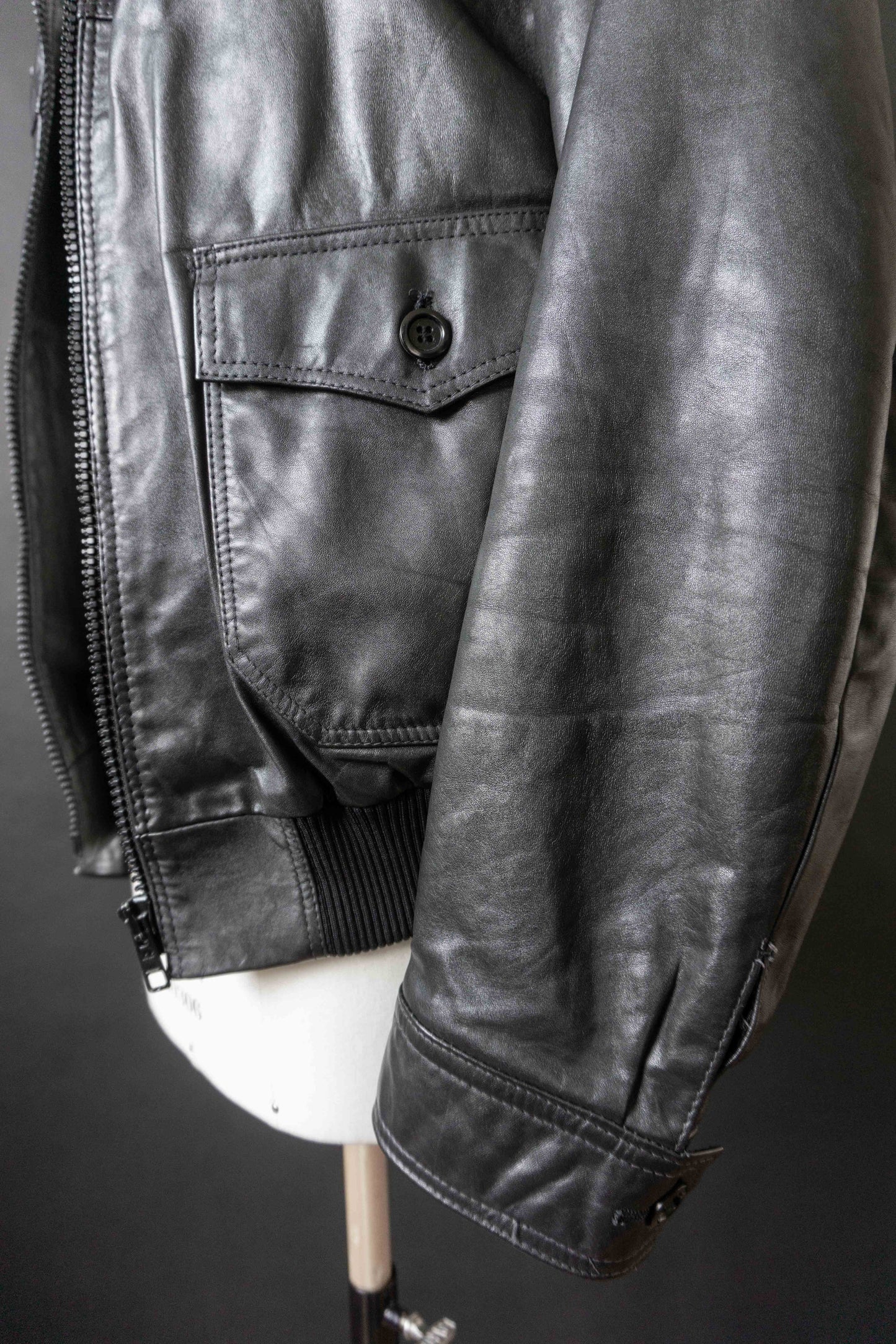 70s Lederjacke Schwarz S–M theplaincircle vintage