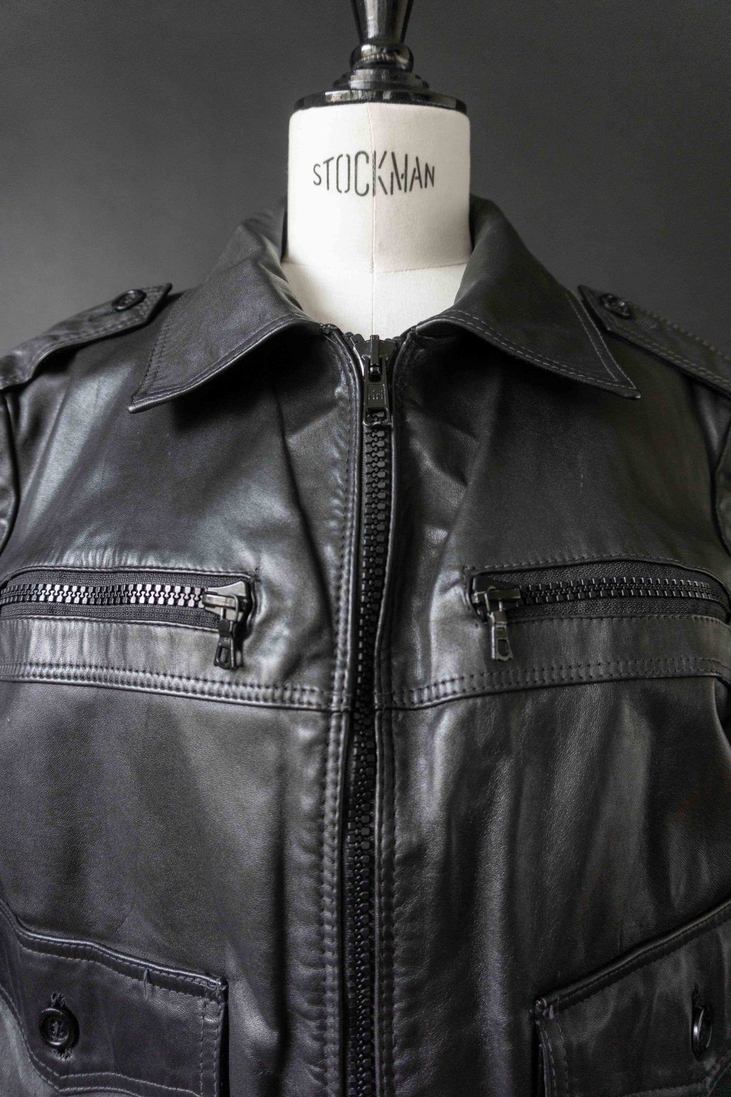 70s Lederjacke Schwarz S–M theplaincircle vintage