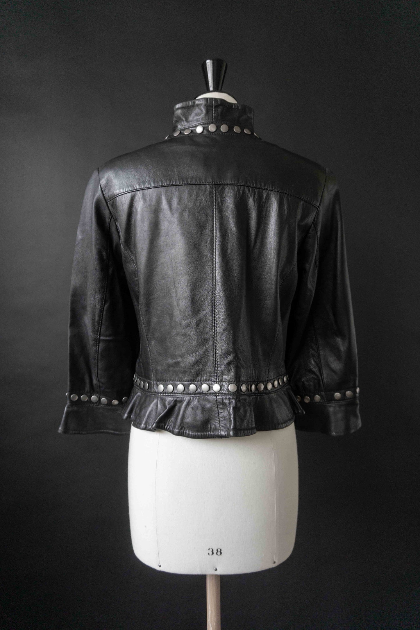 Lederjacke Nieten cropped, XS–M theplaincircle vintage