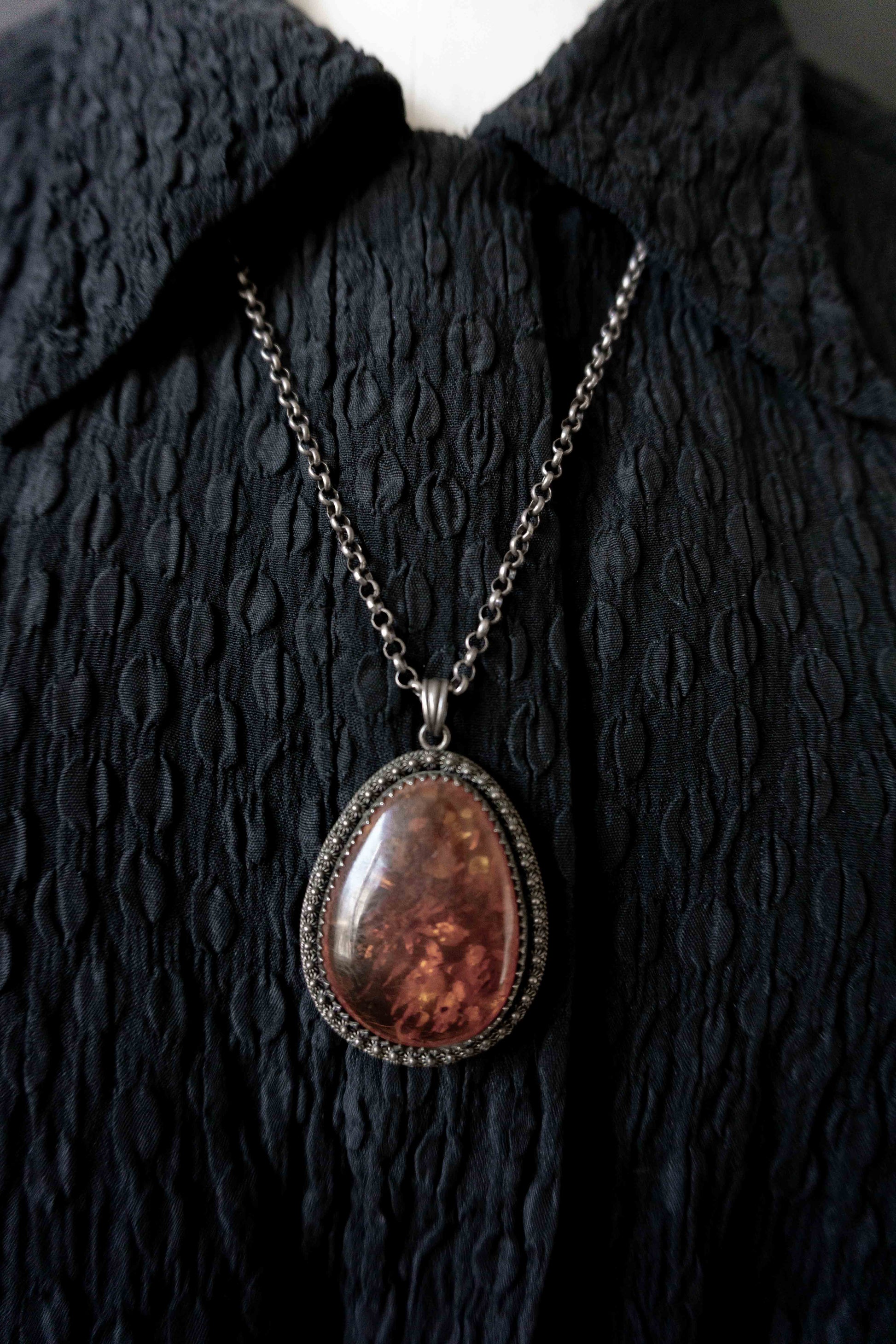 Großer Bernstein Anhänger 835 Silber – Vintage Kette 50er Jahre, echtes Silber Schmuck Unikat theplaincircle vintage
