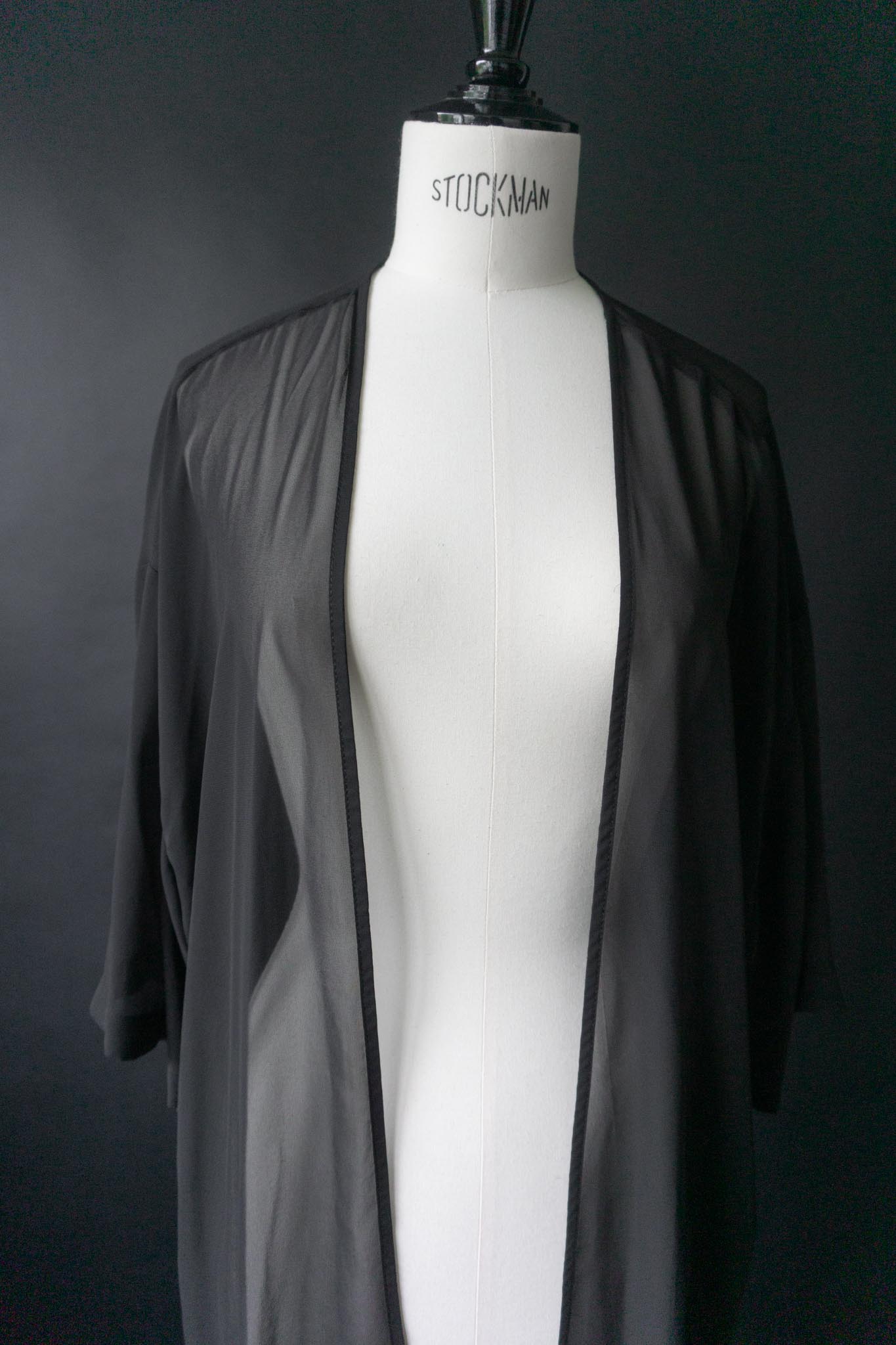 Vintage Kimono, schwarzes Layering Piece für Goth Summer Looks, S–XL