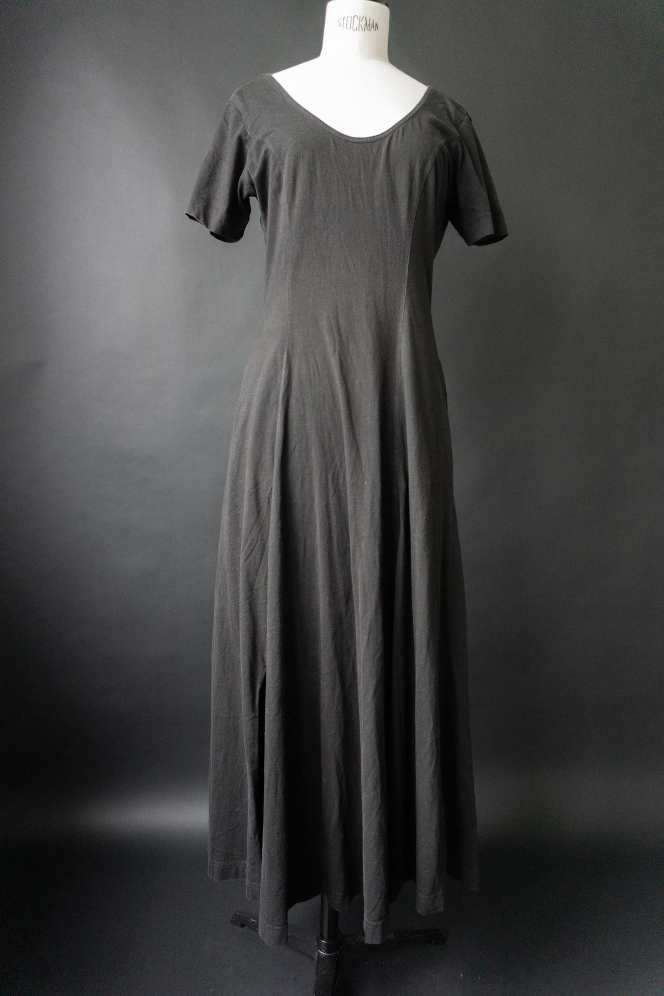 Schwarzes Midi-Baumwollkleid mit Rückenschleife, Gummizug und Seitentaschen