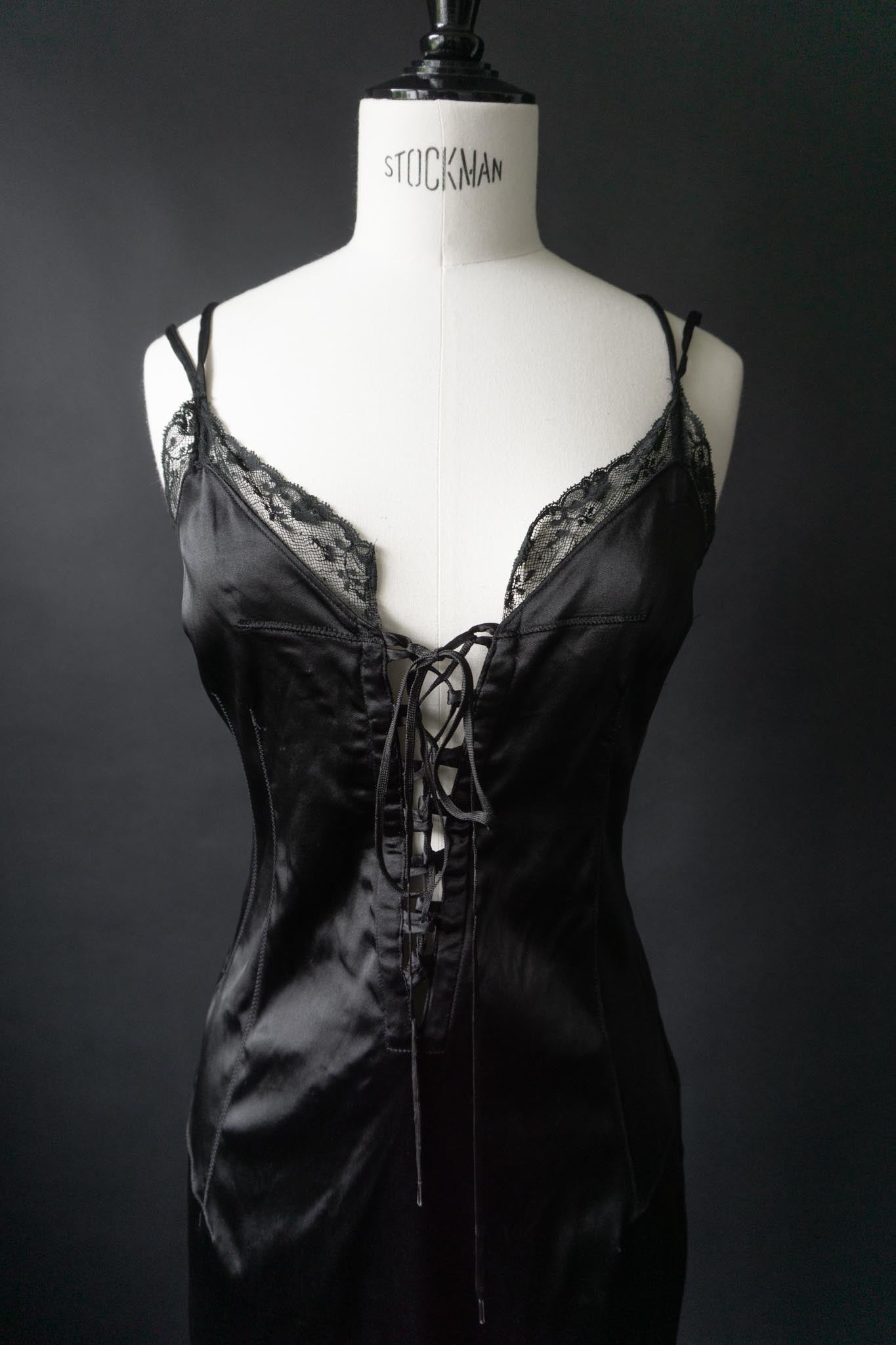 Vintage 2000s Dolce & Gabbana schwarzes Corsage-Minikleid aus Satin mit Spitzeneinsätzen und Schnürung vorne