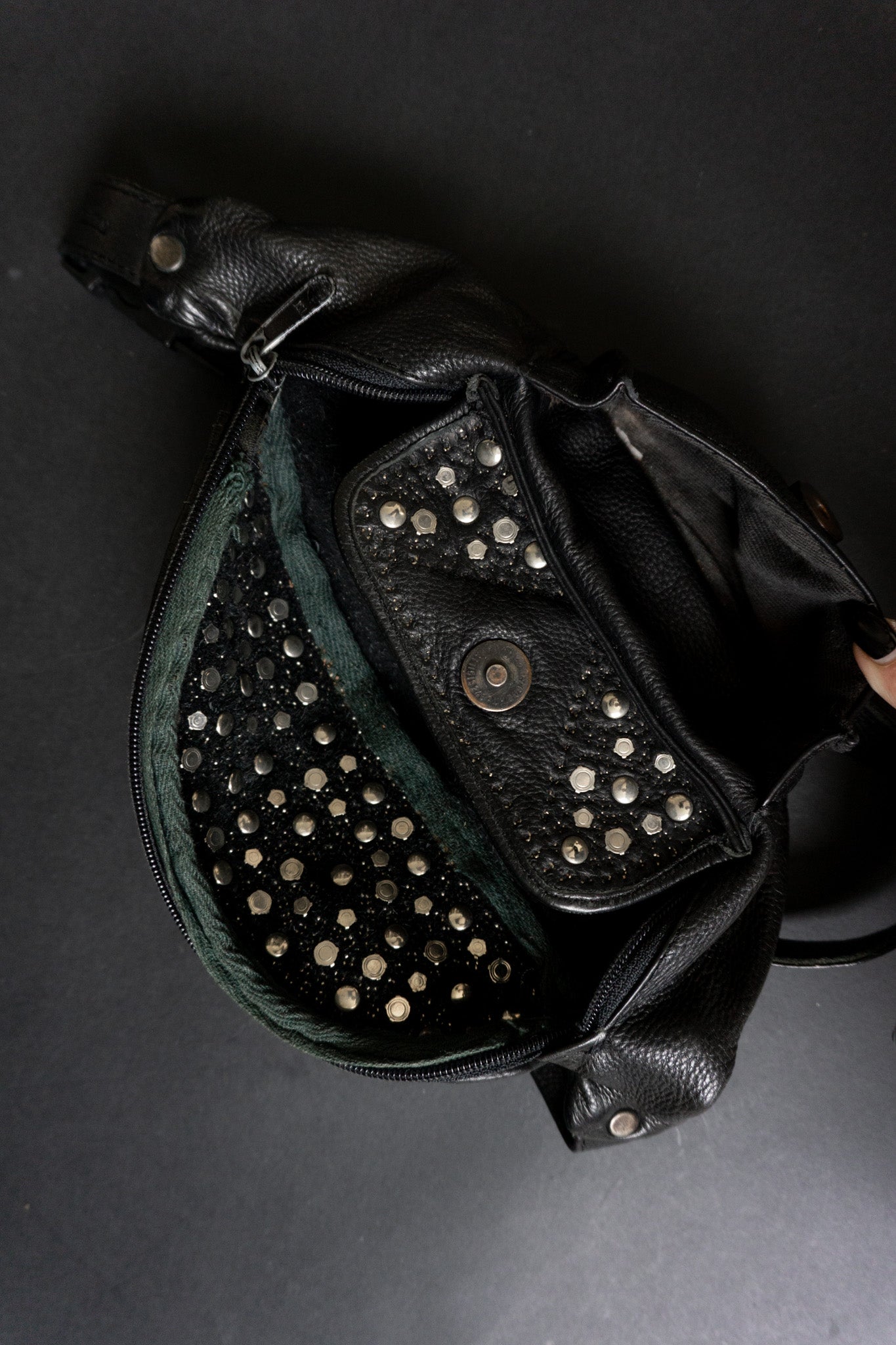 Vintage Kolster Bauchtasche aus Leder mit Nieten und Strass