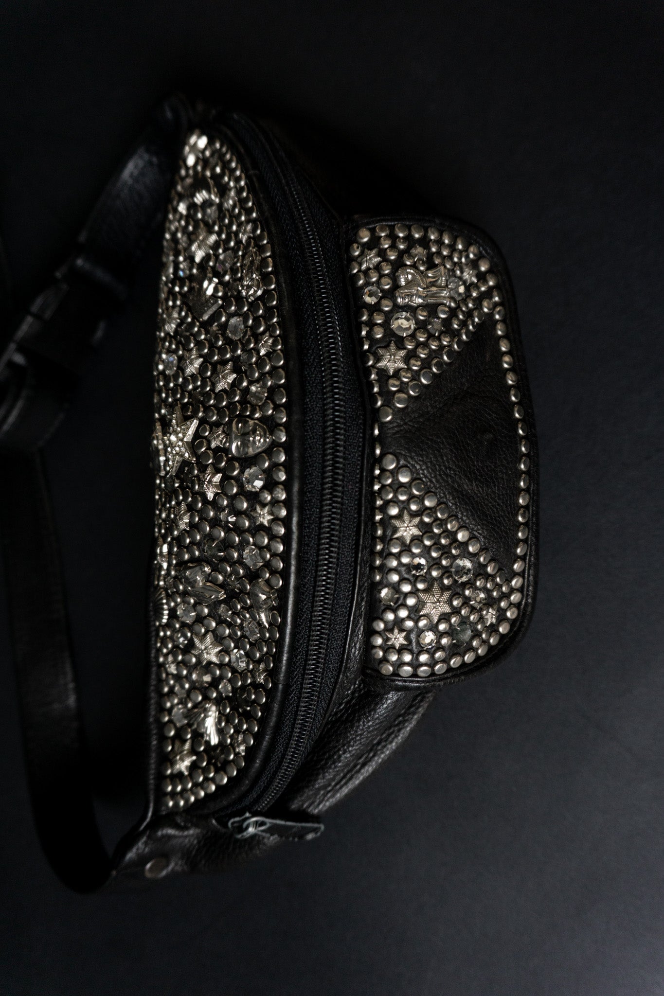 Vintage Kolster Bauchtasche aus Leder mit Nieten und Strass