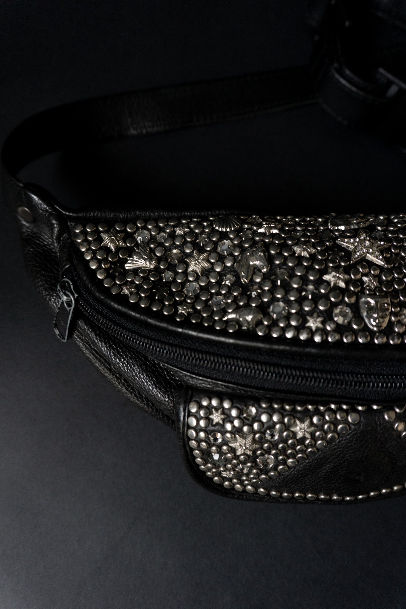 Vintage Kolster Bauchtasche aus Leder mit Nieten und Strass