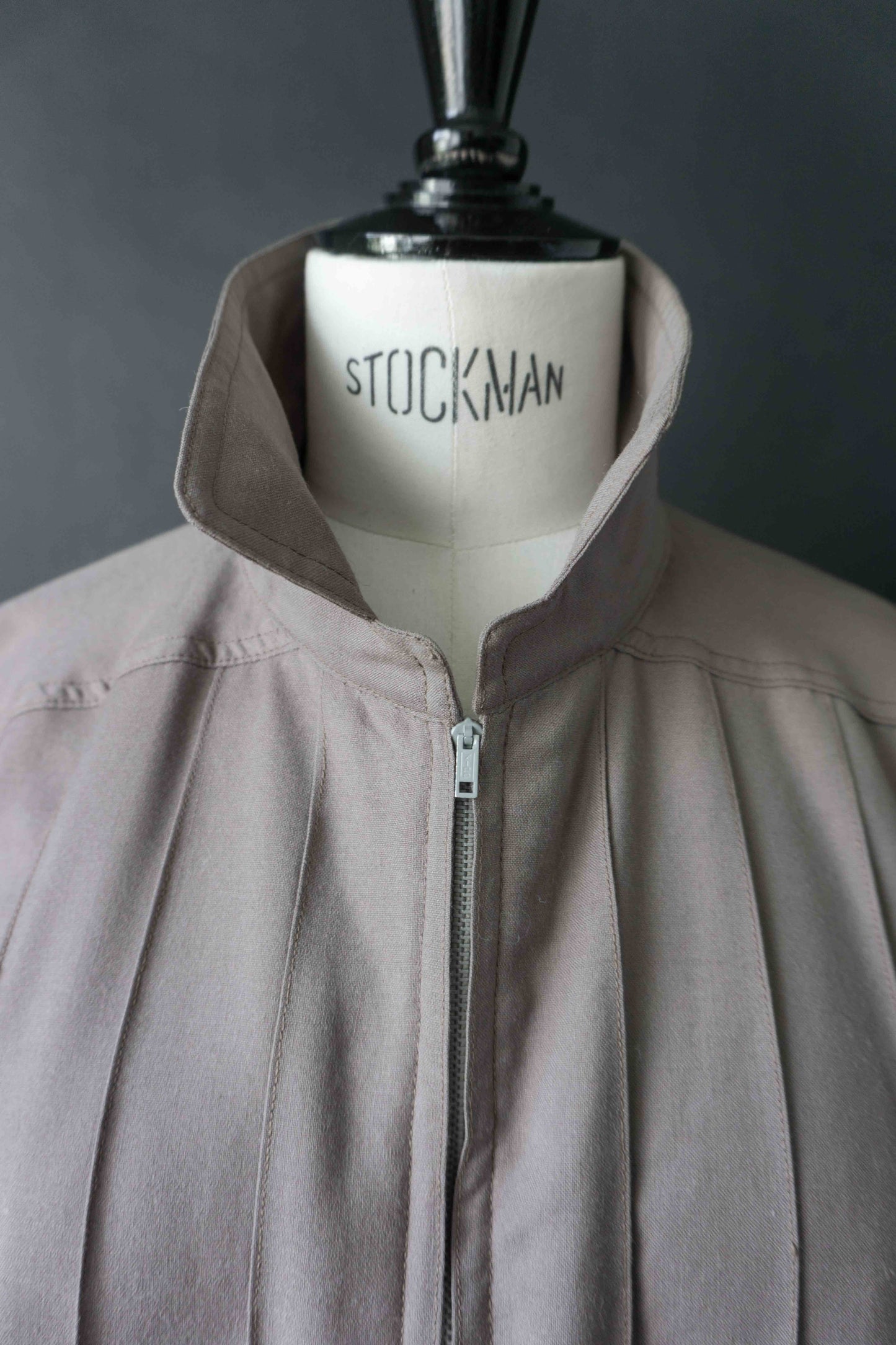 Laura Biagiotti Vintage Jacke – taupe Baumwolle, 70s Designer, S–M theplaincircle vintage