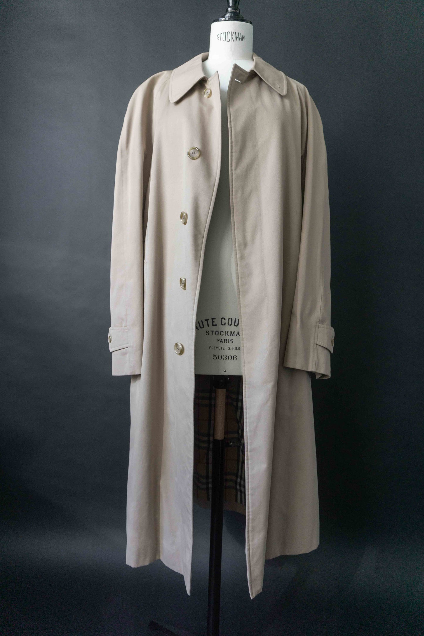 Burberrys Car Coat Beige – Vintage 80s Nova Check, M–L theplaincircle vintage