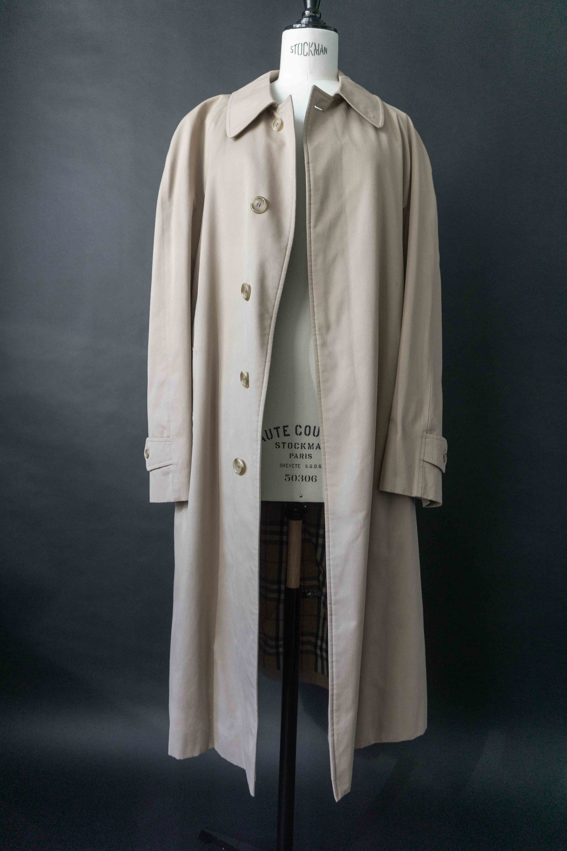 Burberrys Car Coat Beige – Vintage 80s Nova Check, M–L theplaincircle vintage