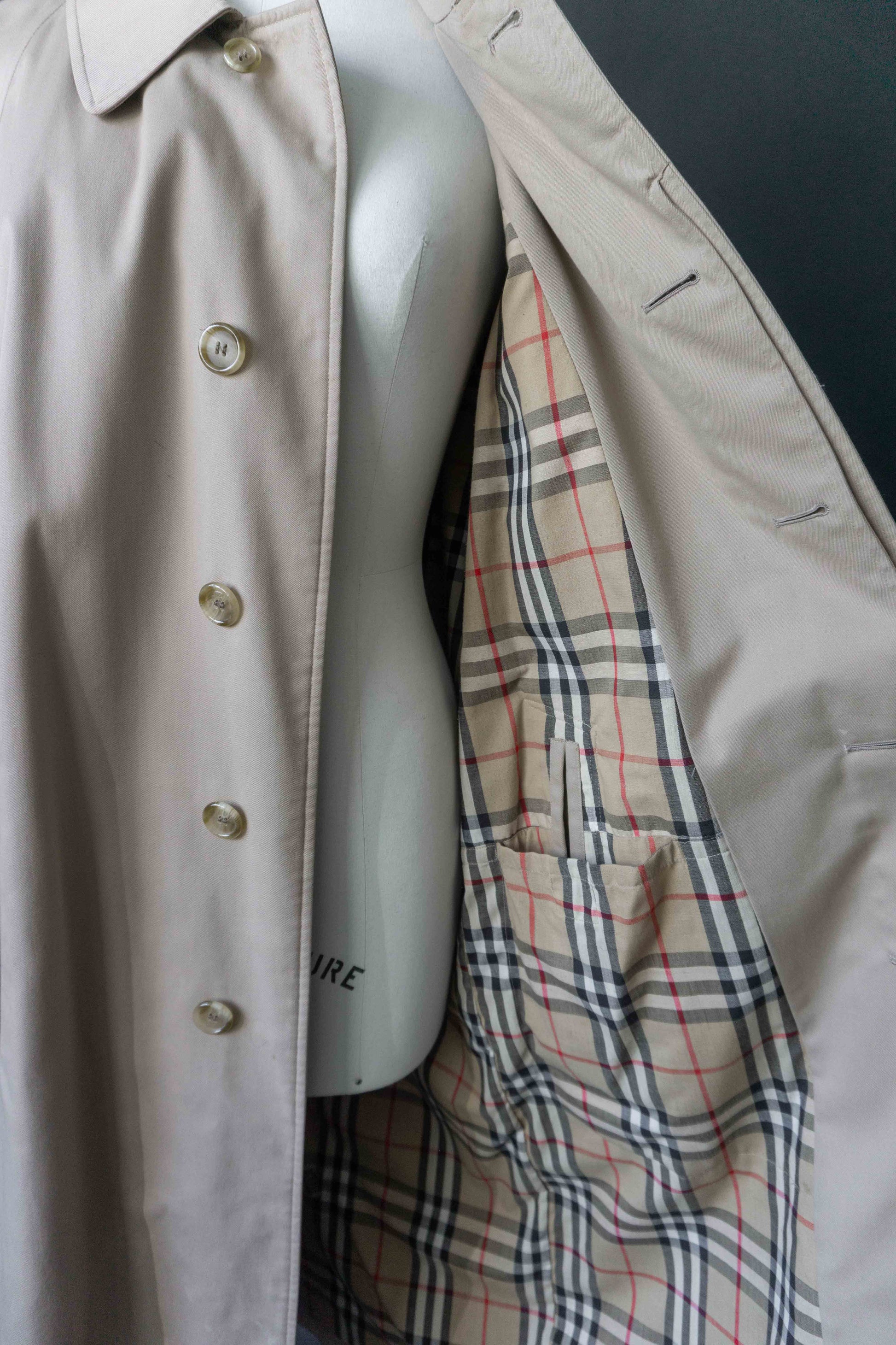 Burberrys Car Coat Beige – Vintage 80s Nova Check, M–L theplaincircle vintage