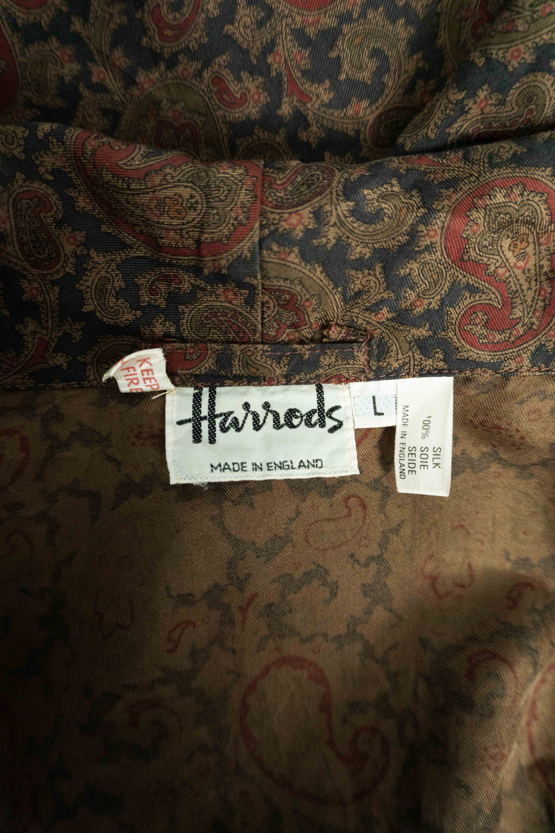 Vintage Harrods Seiden-Kimono mit Dark Paisley Muster – Made in England, M–XL theplaincircle vintage