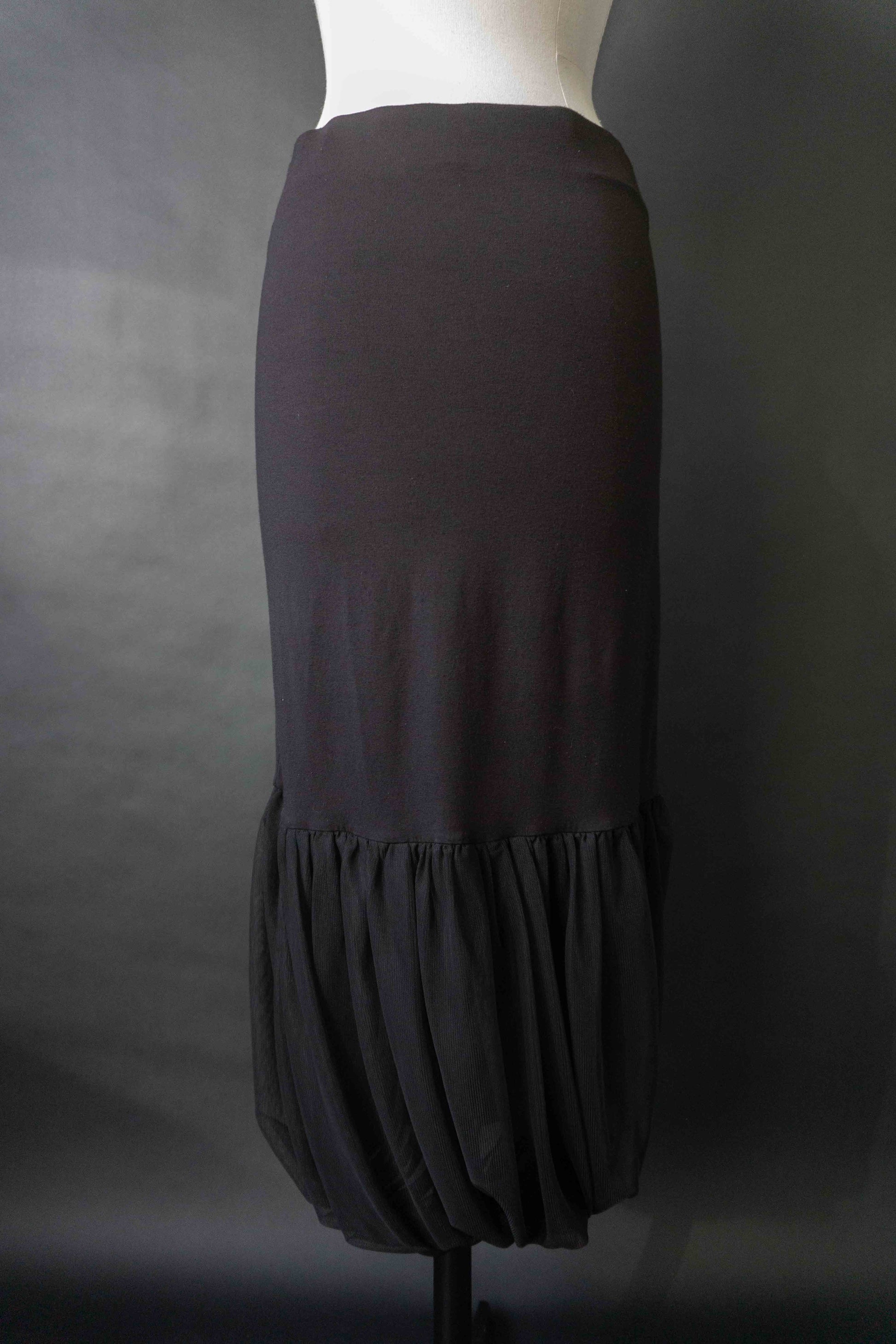 Y2K Schwarzer Midi Rock mit Drapierung & transparenter Struktur, S–M theplaincircle vintage