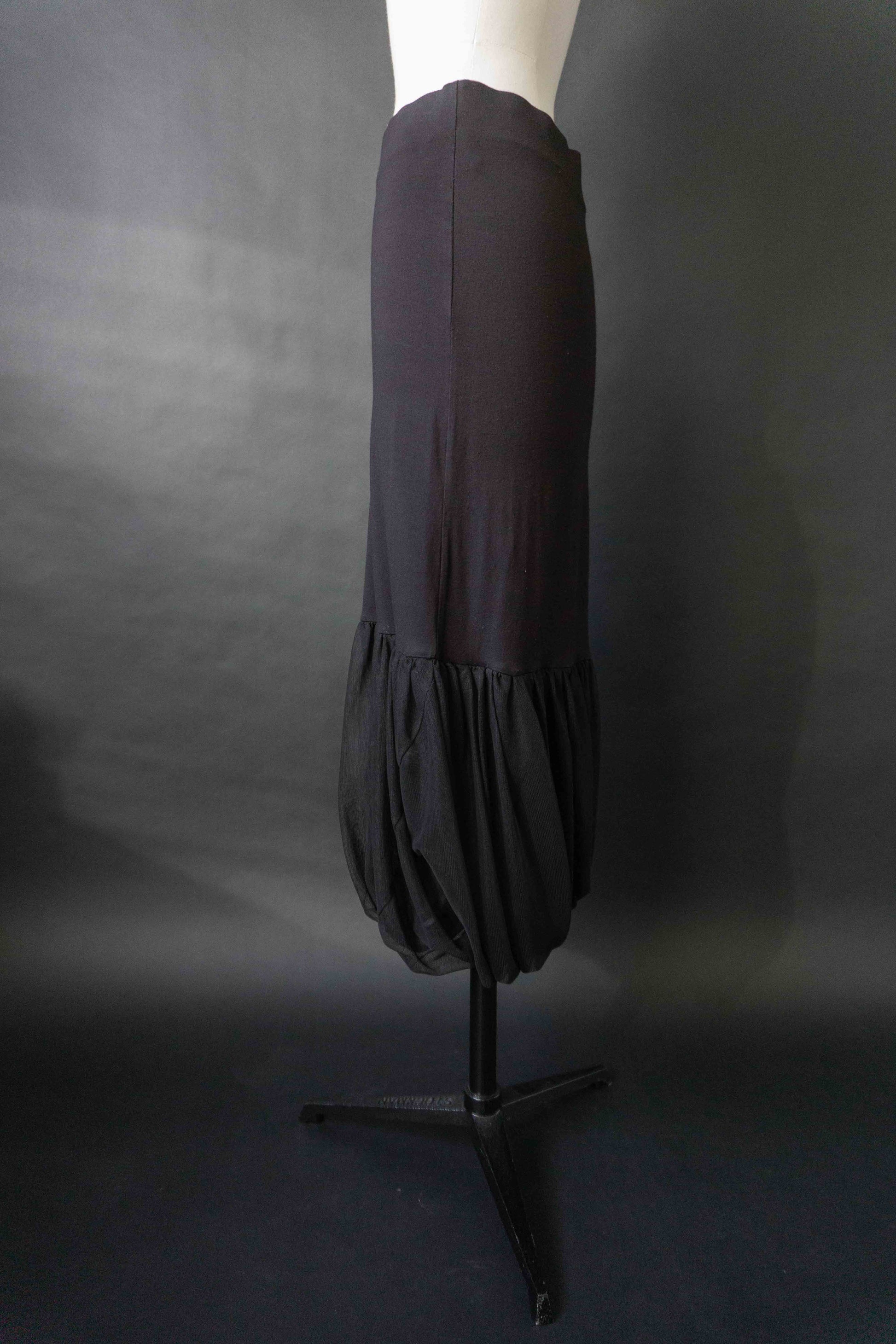 Y2K Schwarzer Midi Rock mit Drapierung & transparenter Struktur, S–M theplaincircle vintage
