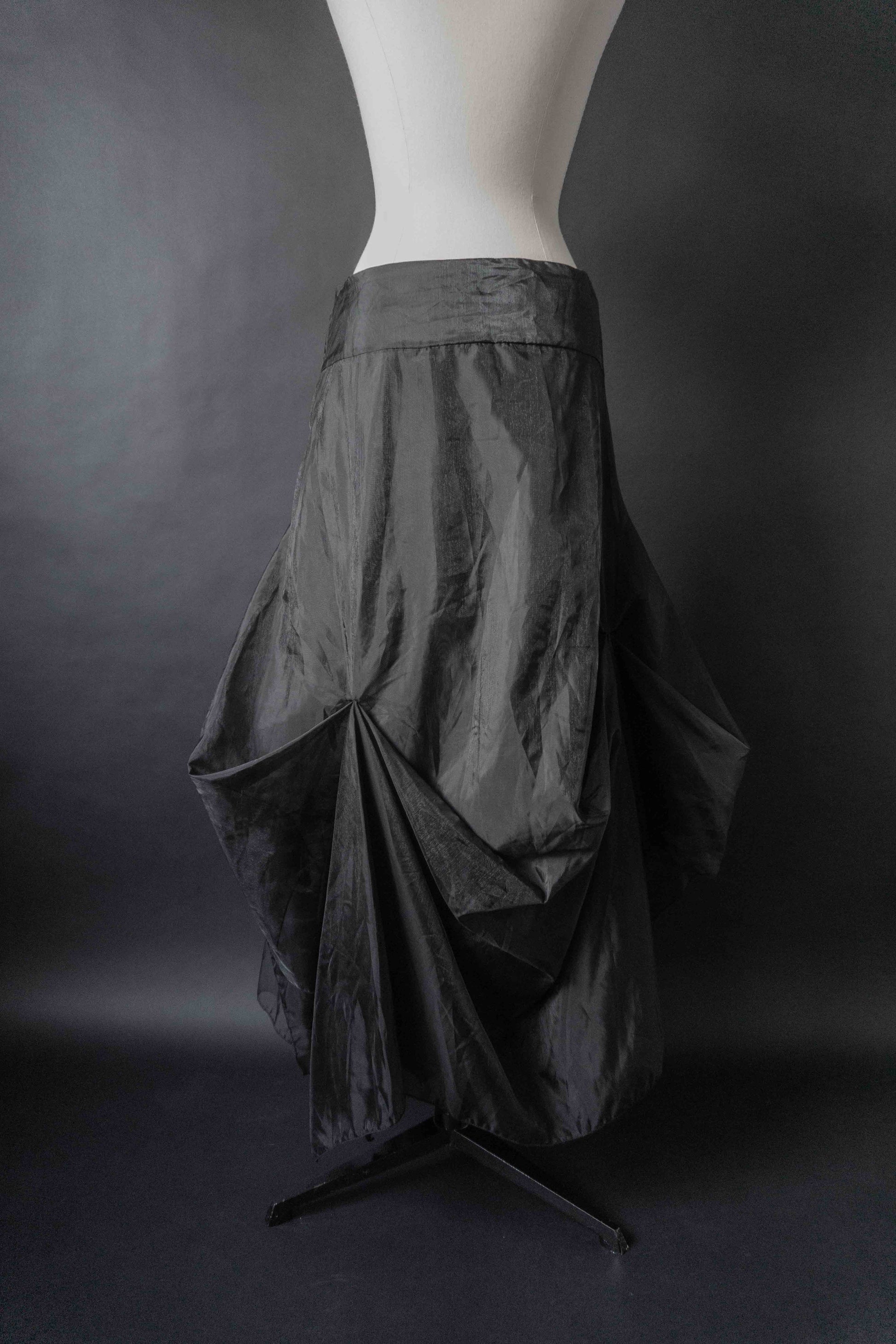 Y2K Avantgarde Maxi Rock aus Organza mit Drapierungen, S–M theplaincircle vintage