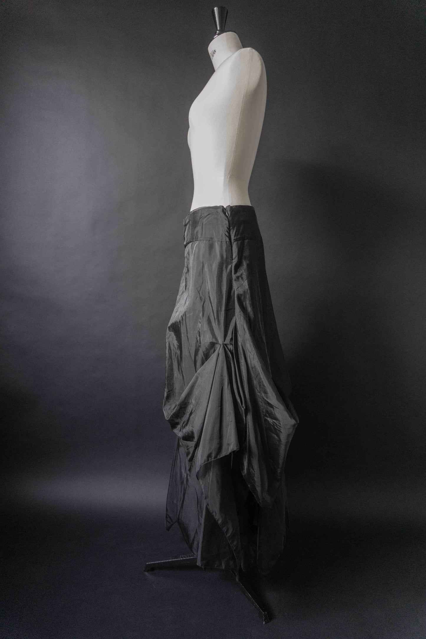 Y2K Avantgarde Maxi Rock aus Organza mit Drapierungen, S–M theplaincircle vintage