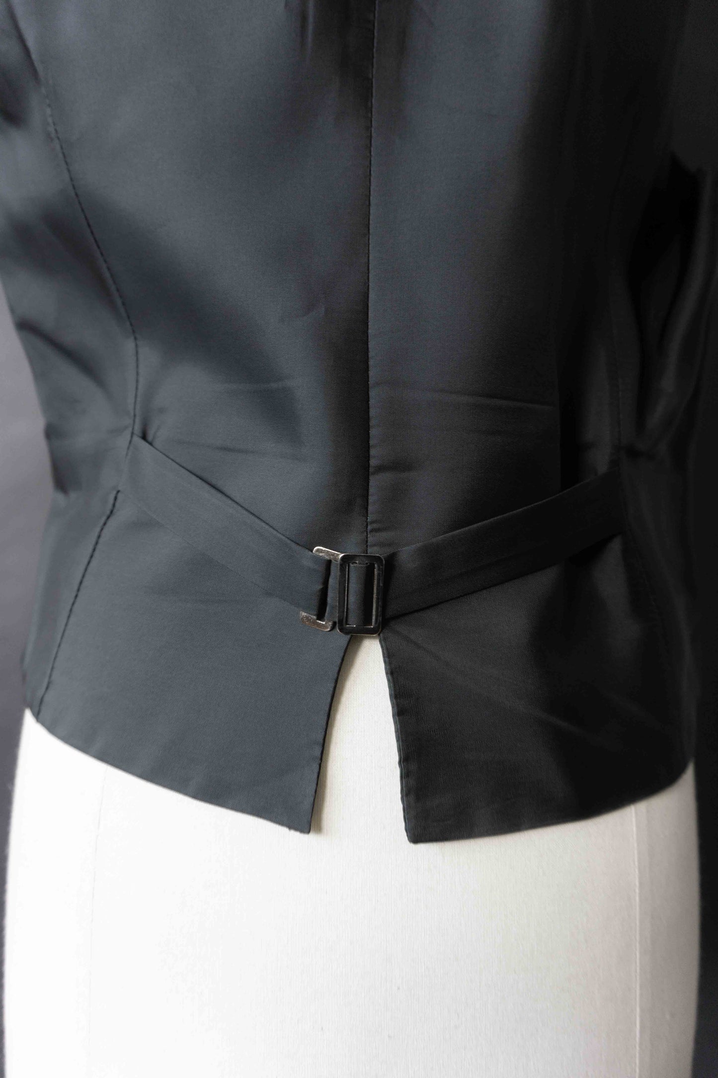 Schwarze Vintage Anzugweste aus den 80ern, M–L theplaincircle vintage