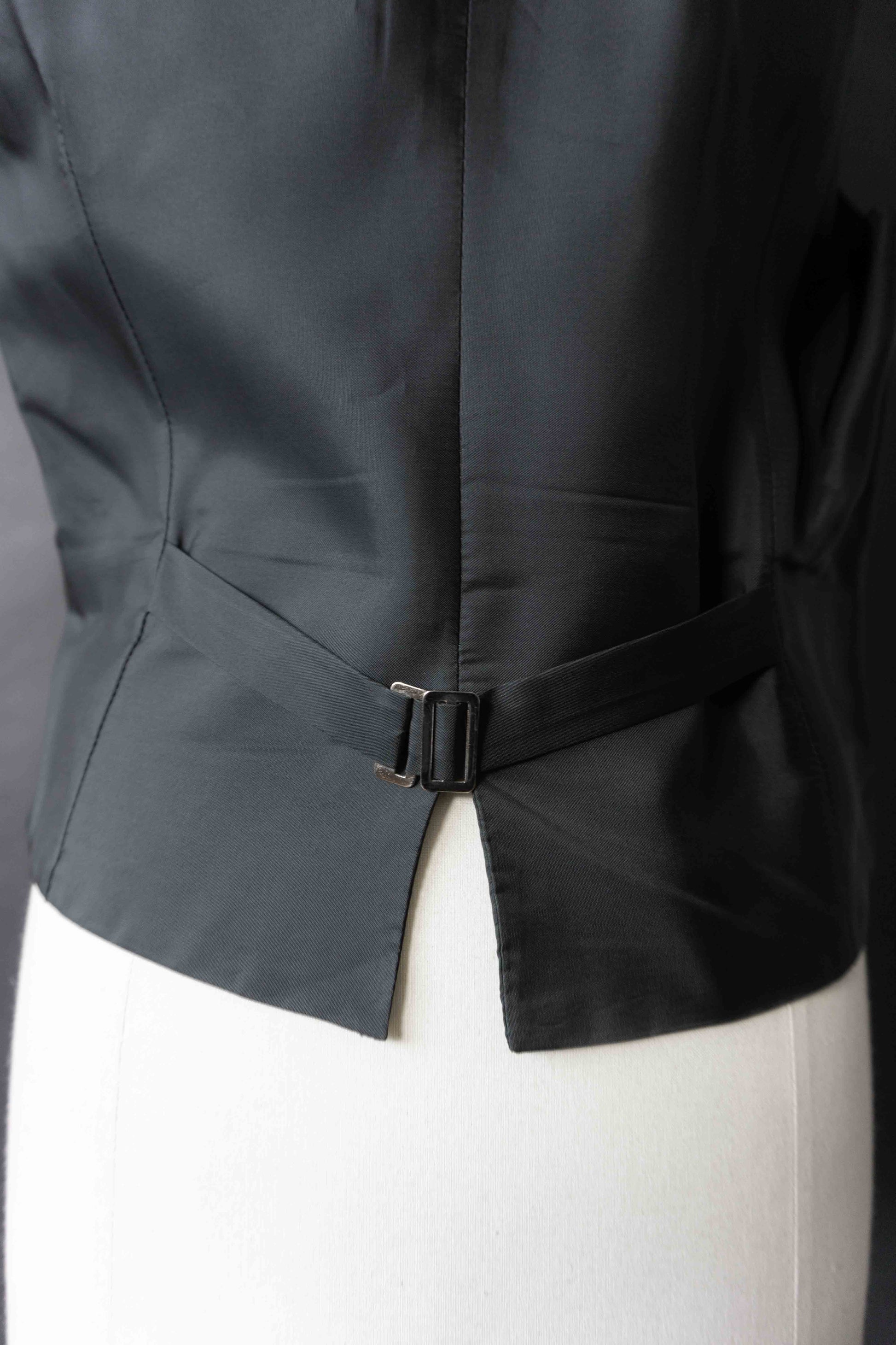Schwarze Vintage Anzugweste aus den 80ern, M–L theplaincircle vintage