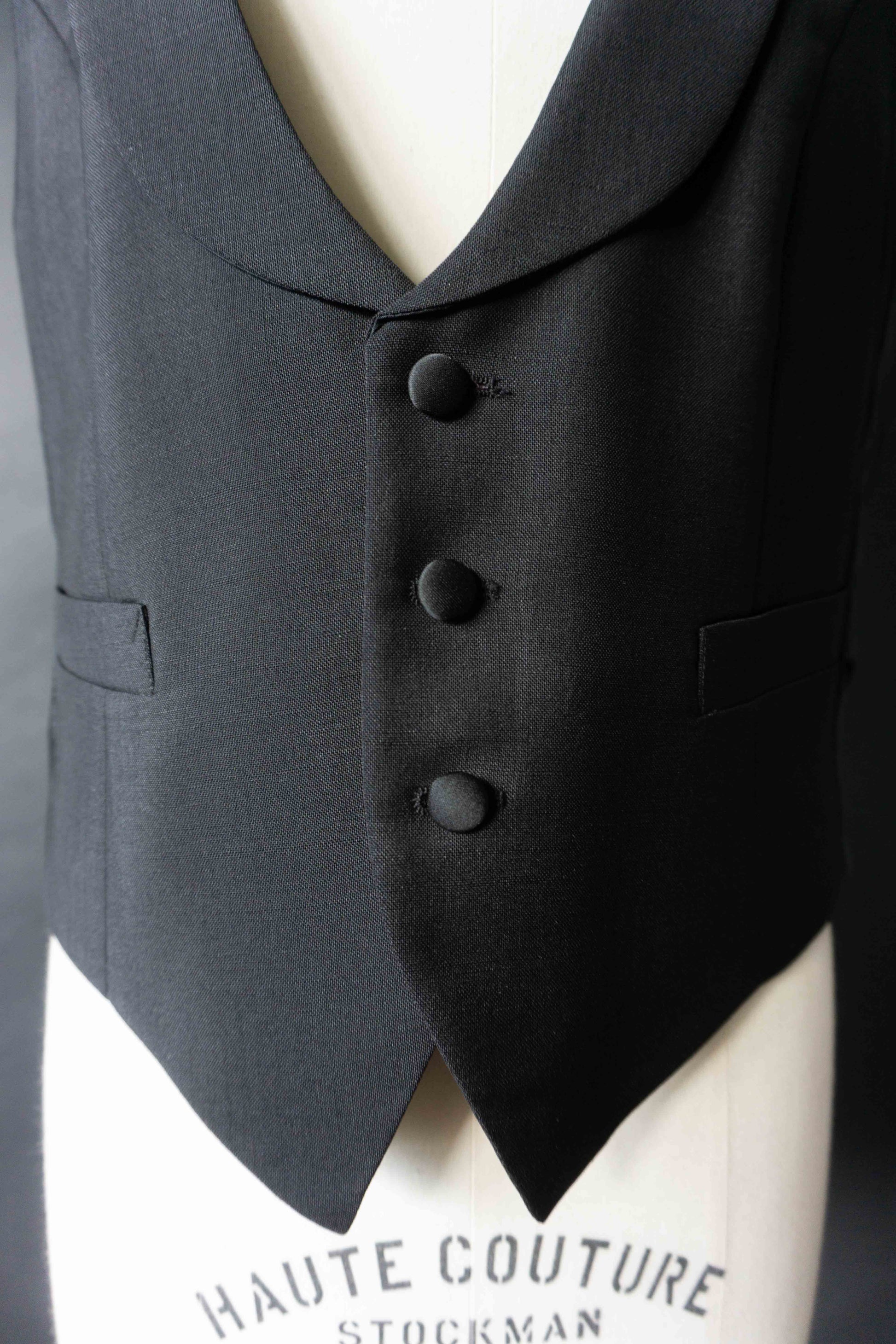 Schwarze Vintage Anzugweste aus den 80ern, M–L theplaincircle vintage