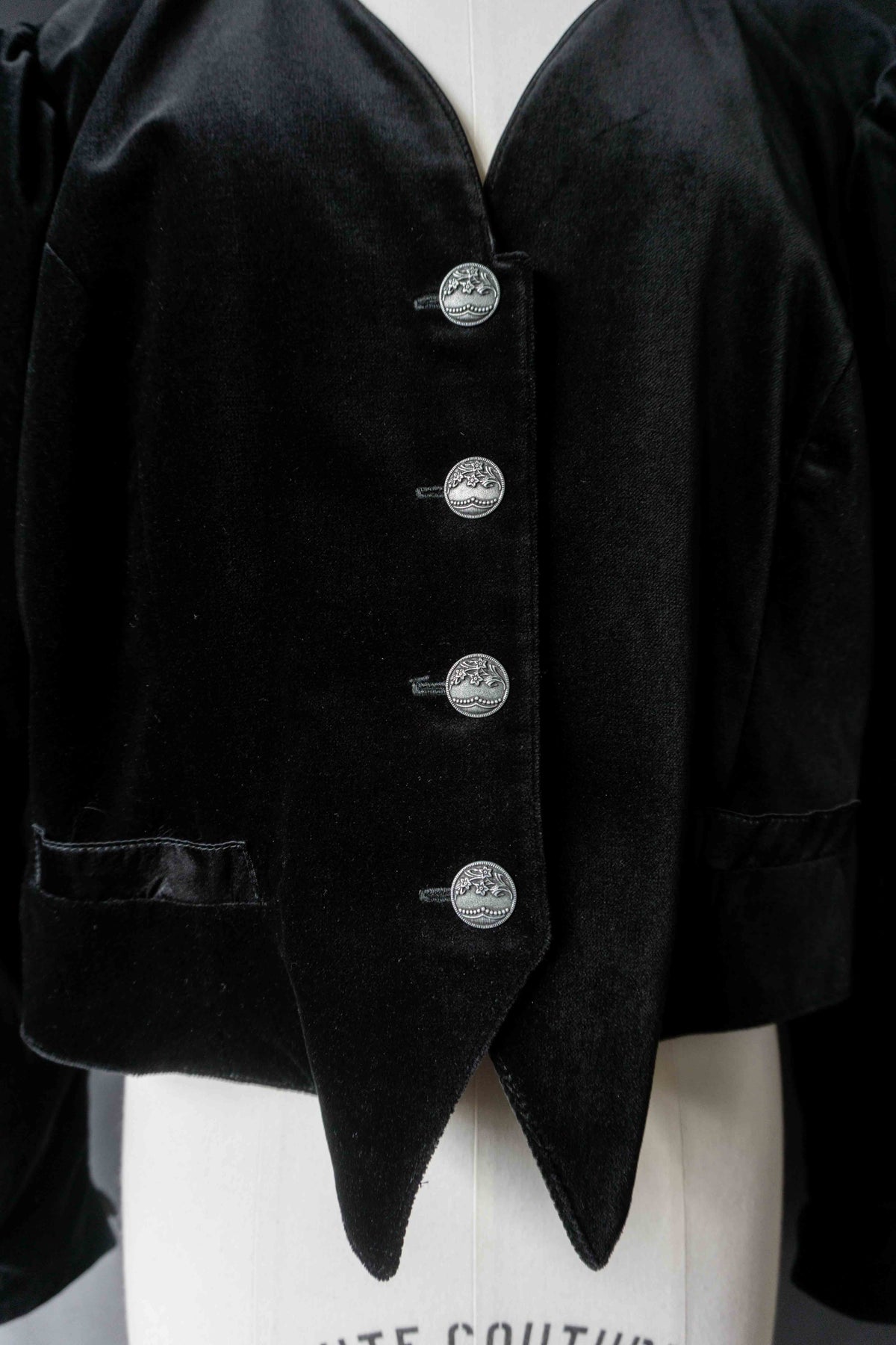 Vintage Samtblazer, witchy Puffärmel, M–L