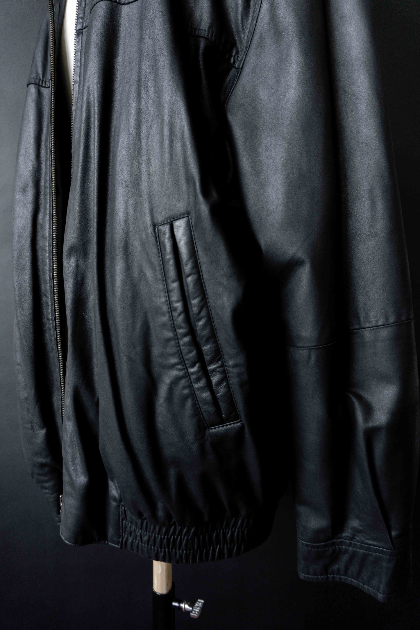 Vintage Lederjacke Schwarz Oversize – Soft Leather Blouson 90s, M–XL theplaincircle vintage