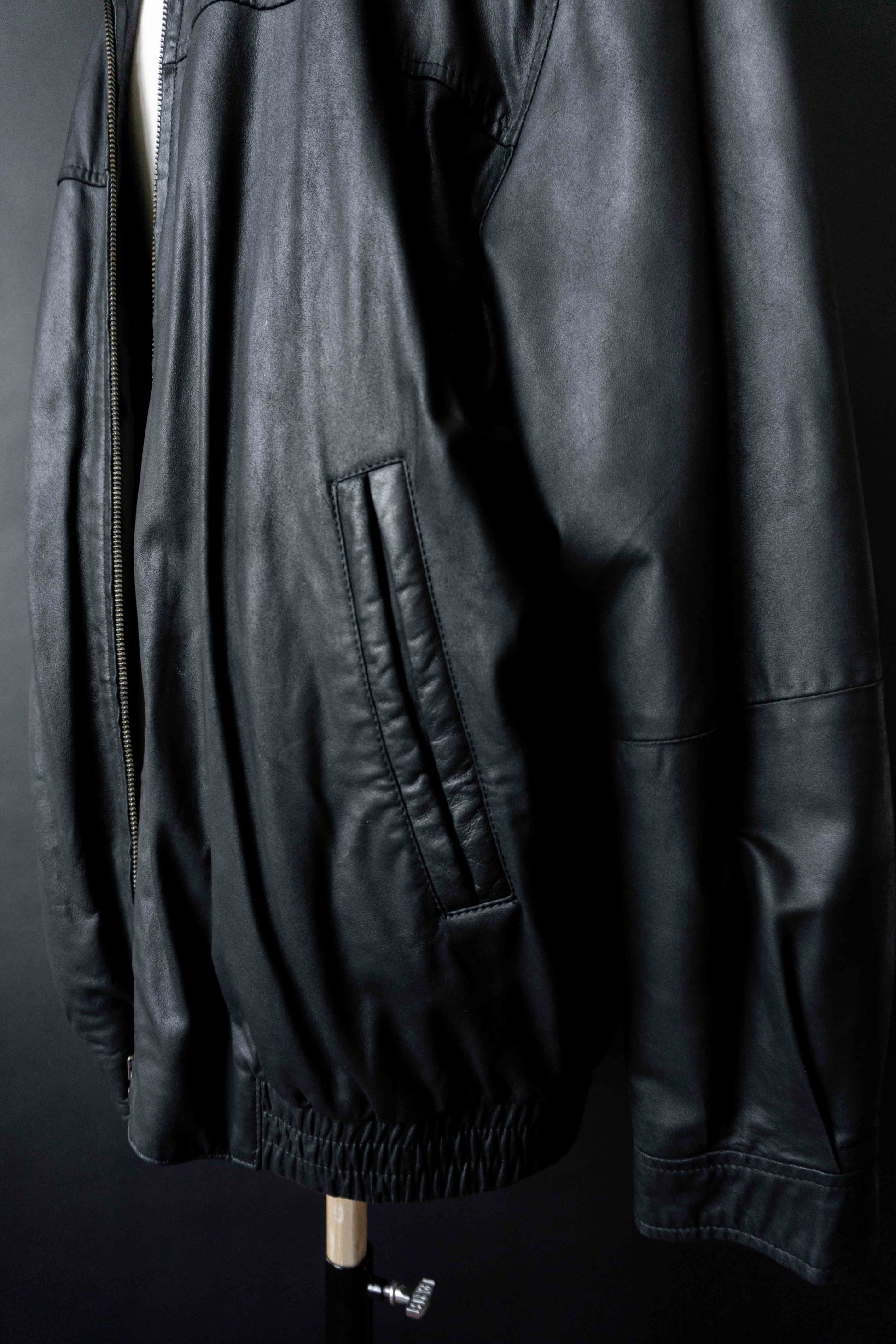 Vintage Lederjacke Schwarz Oversize – Soft Leather Blouson 90s, M–XL theplaincircle vintage