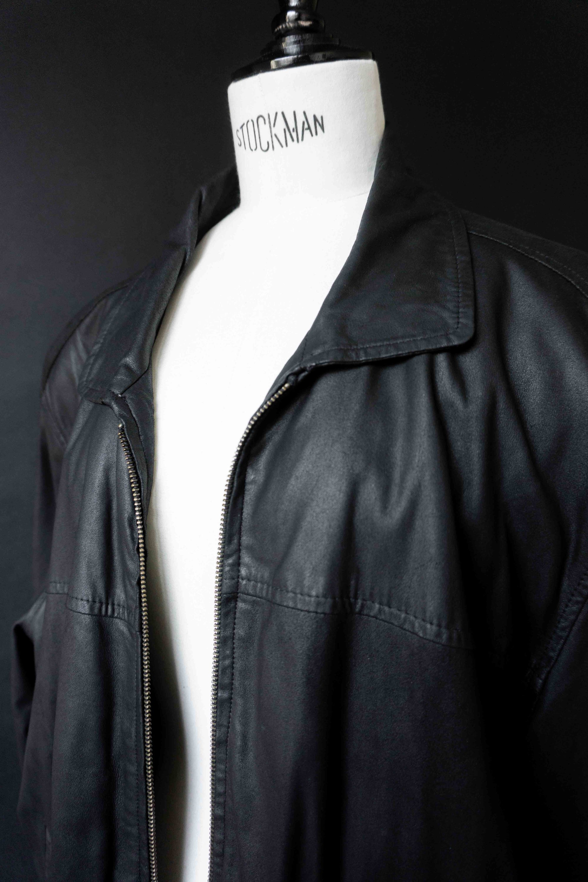 Vintage Lederjacke Schwarz Oversize – Soft Leather Blouson 90s, M–XL theplaincircle vintage