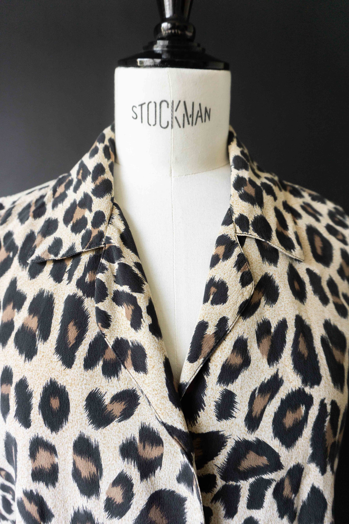 Vintage Leo-Seidenbluse aus den 90ern, S–M theplaincircle vintage