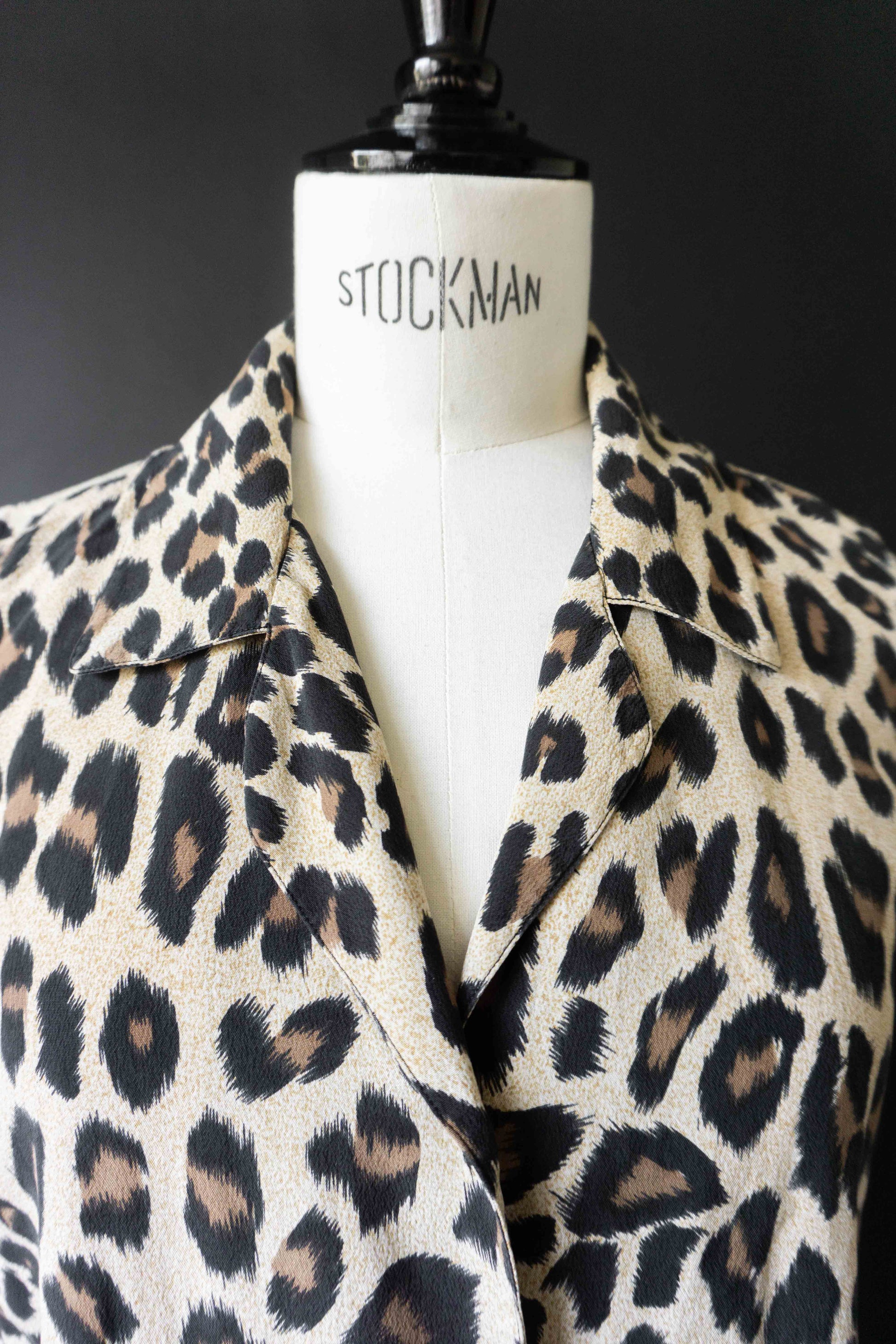 Vintage Leo-Seidenbluse aus den 90ern, S–M theplaincircle vintage
