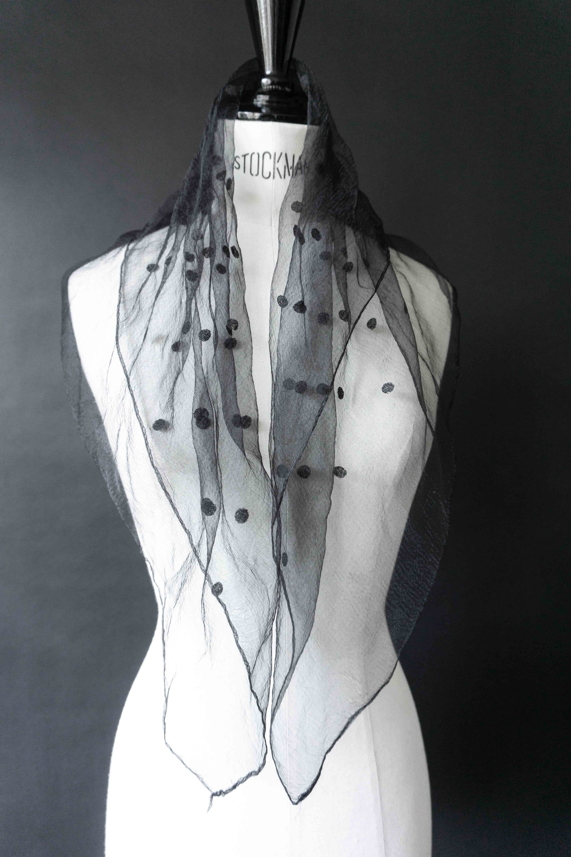 Vintage Organza Tuch mit Polka Dots – 50s Sheer Scarf theplaincircle vintage